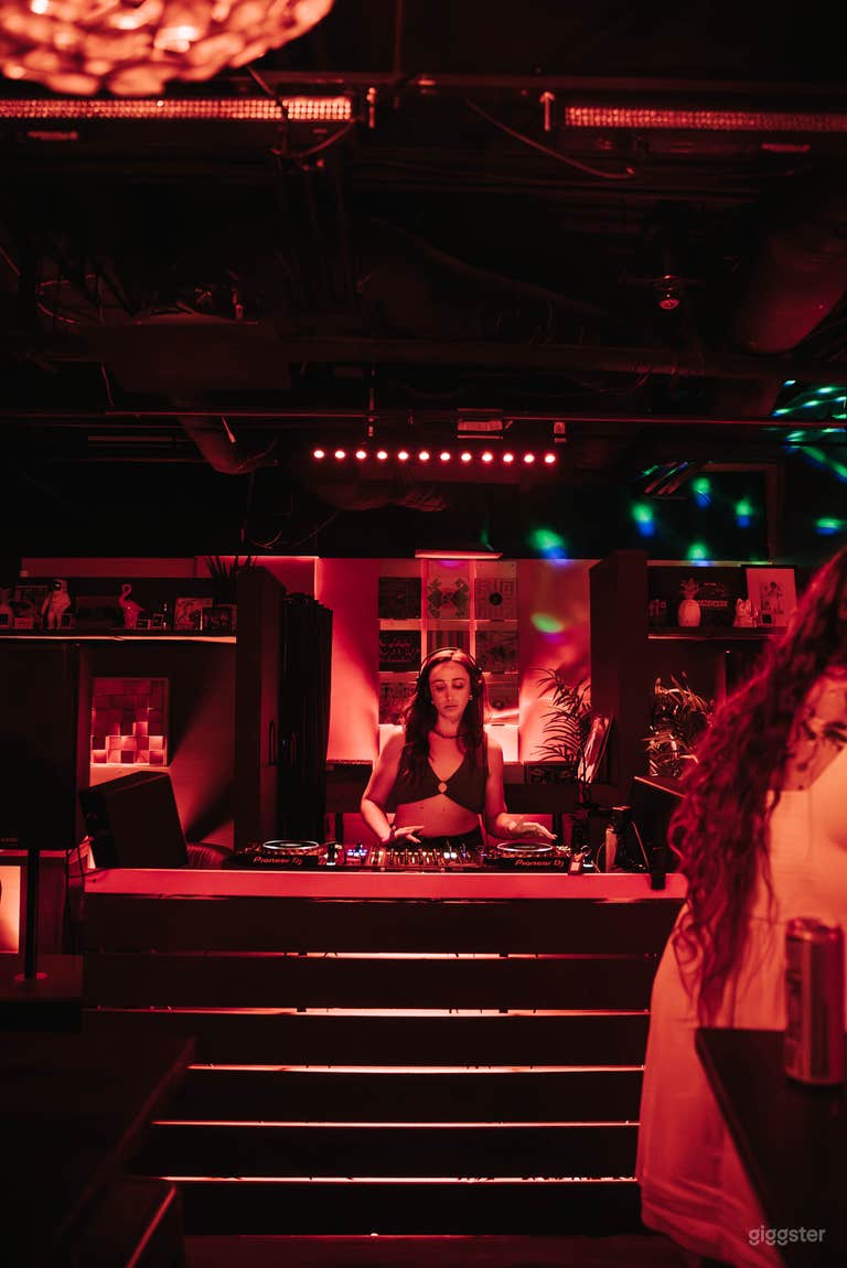  Dance Music Record Store 