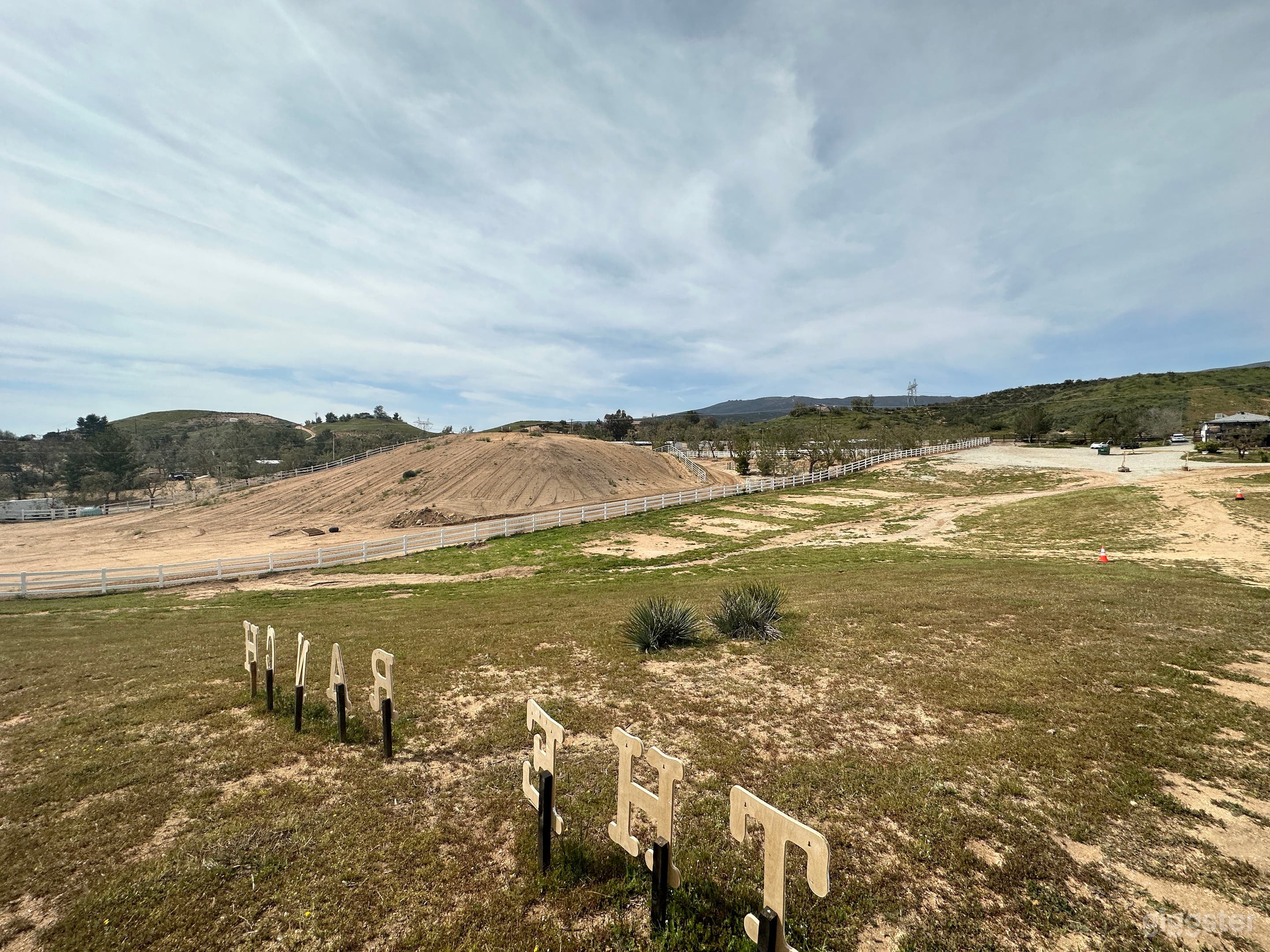 5 Acre Agua Dulce Ranch w/Classic Trucks&amp;Trailers Photo 1