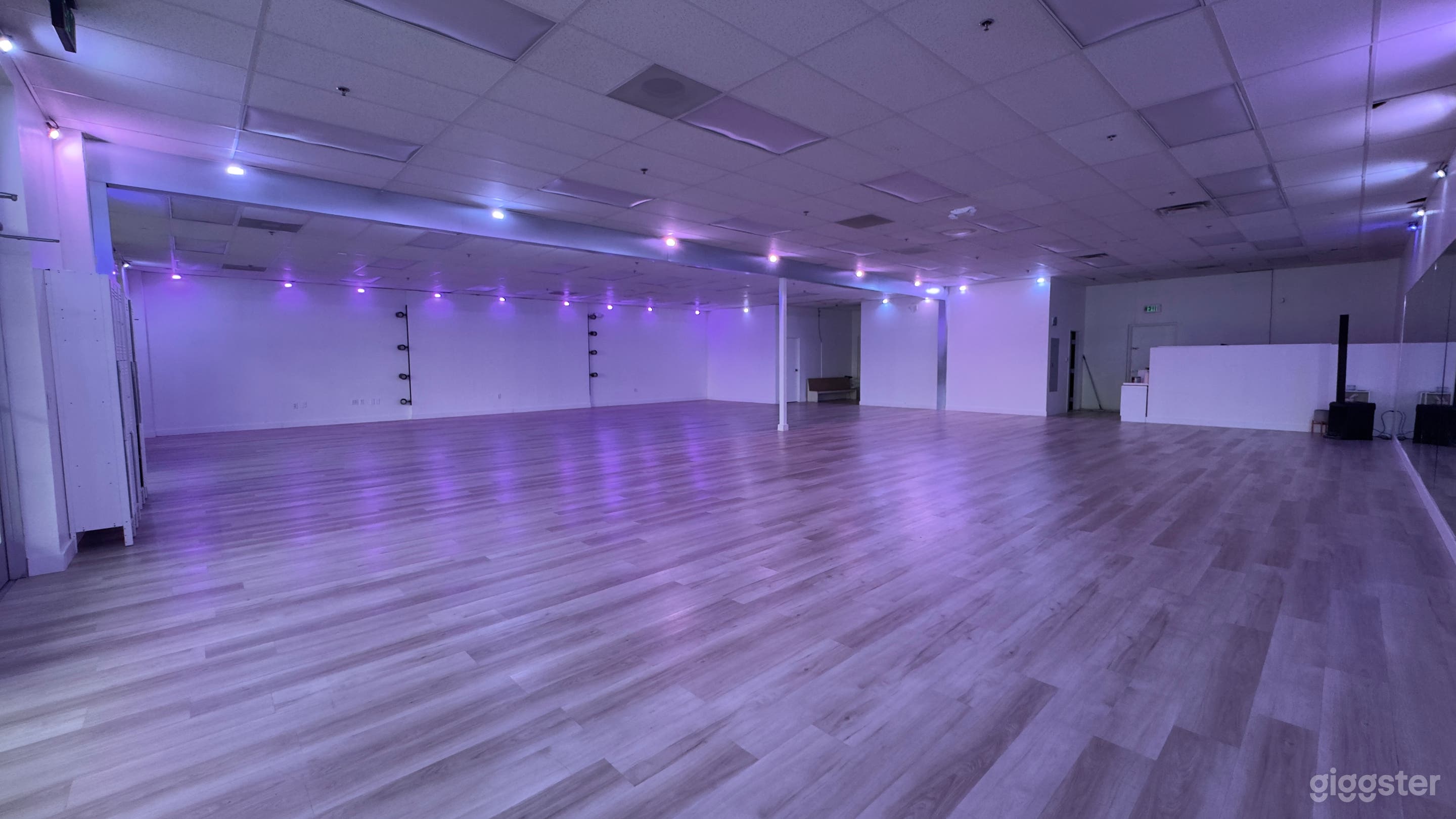 Spacious Open Concept Dance Studio Photo 2