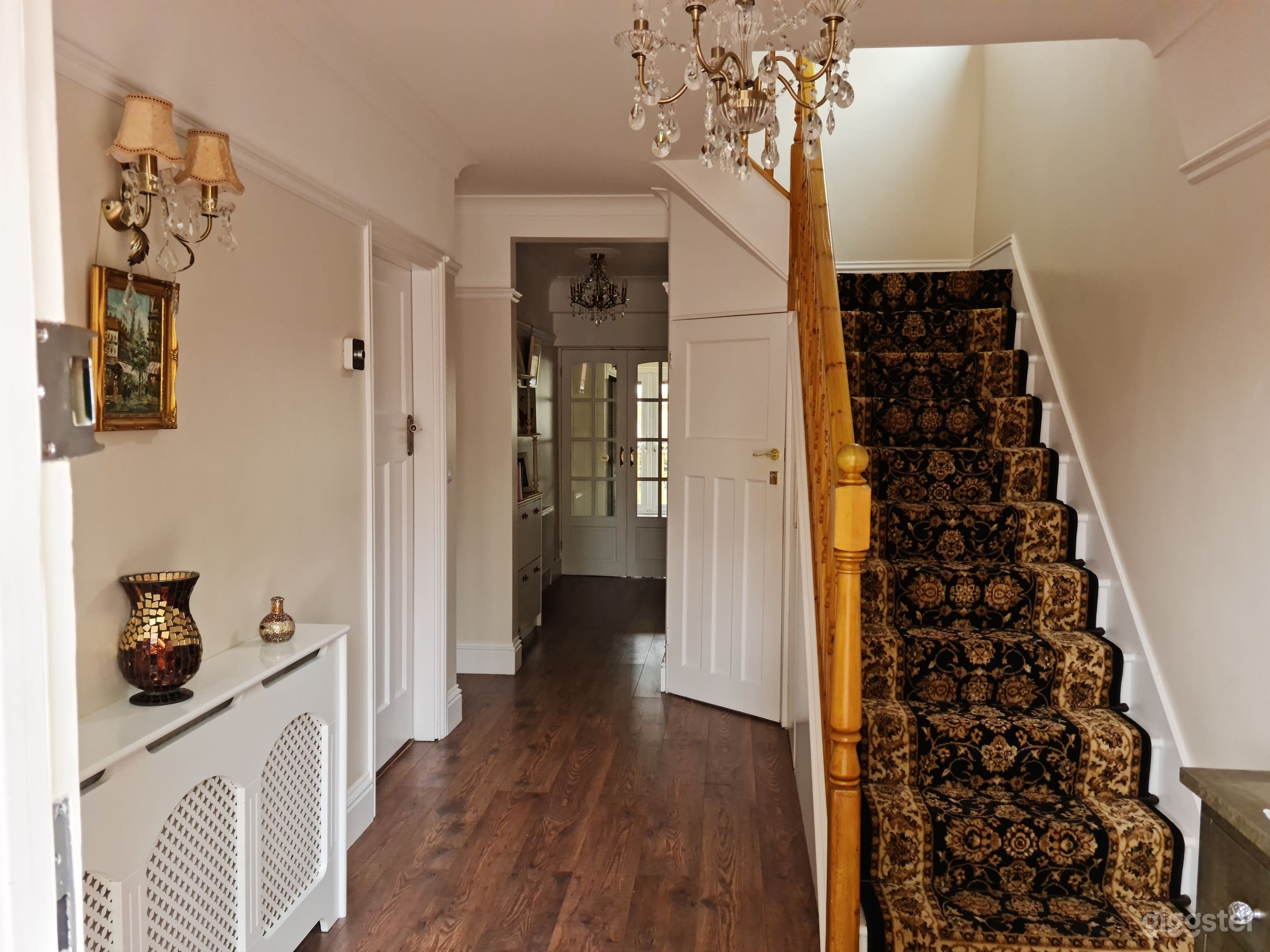 Unique House in Bedford Photo 3