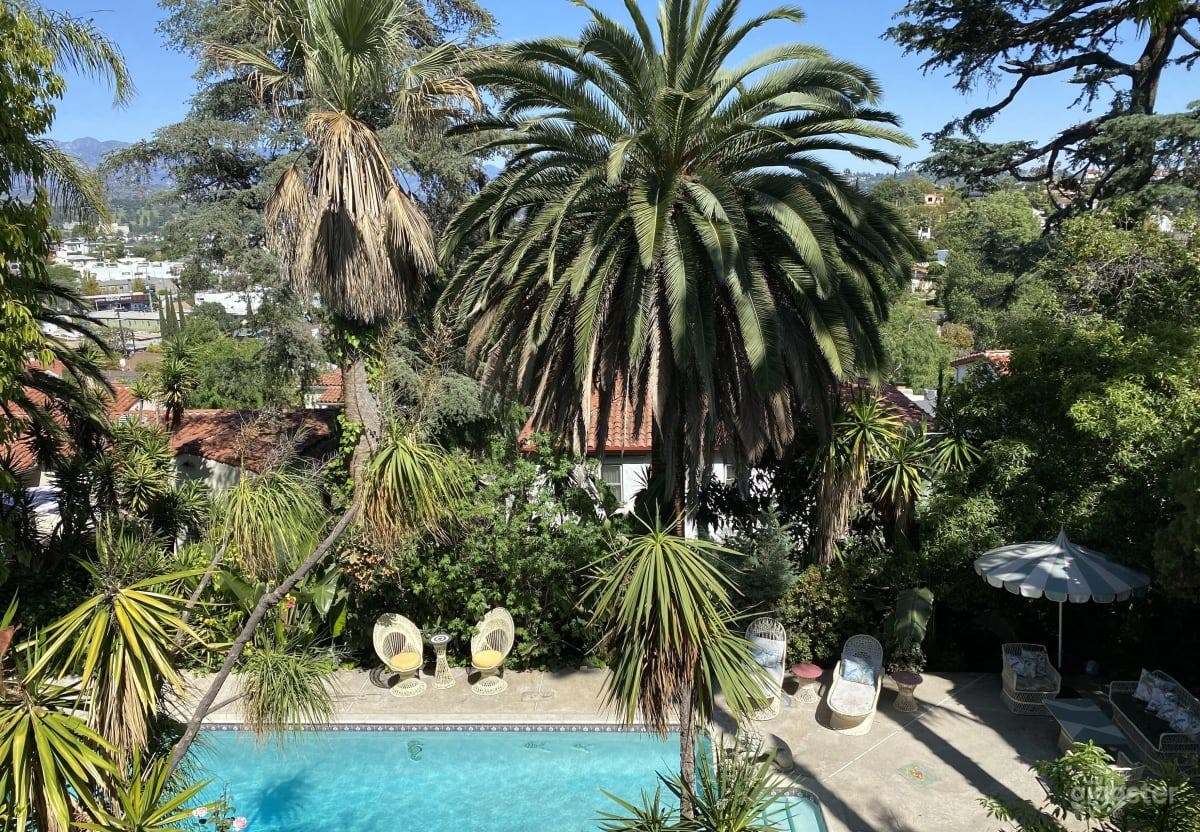 Tropical European Villa with Old Hollywood Pool  Photo 1