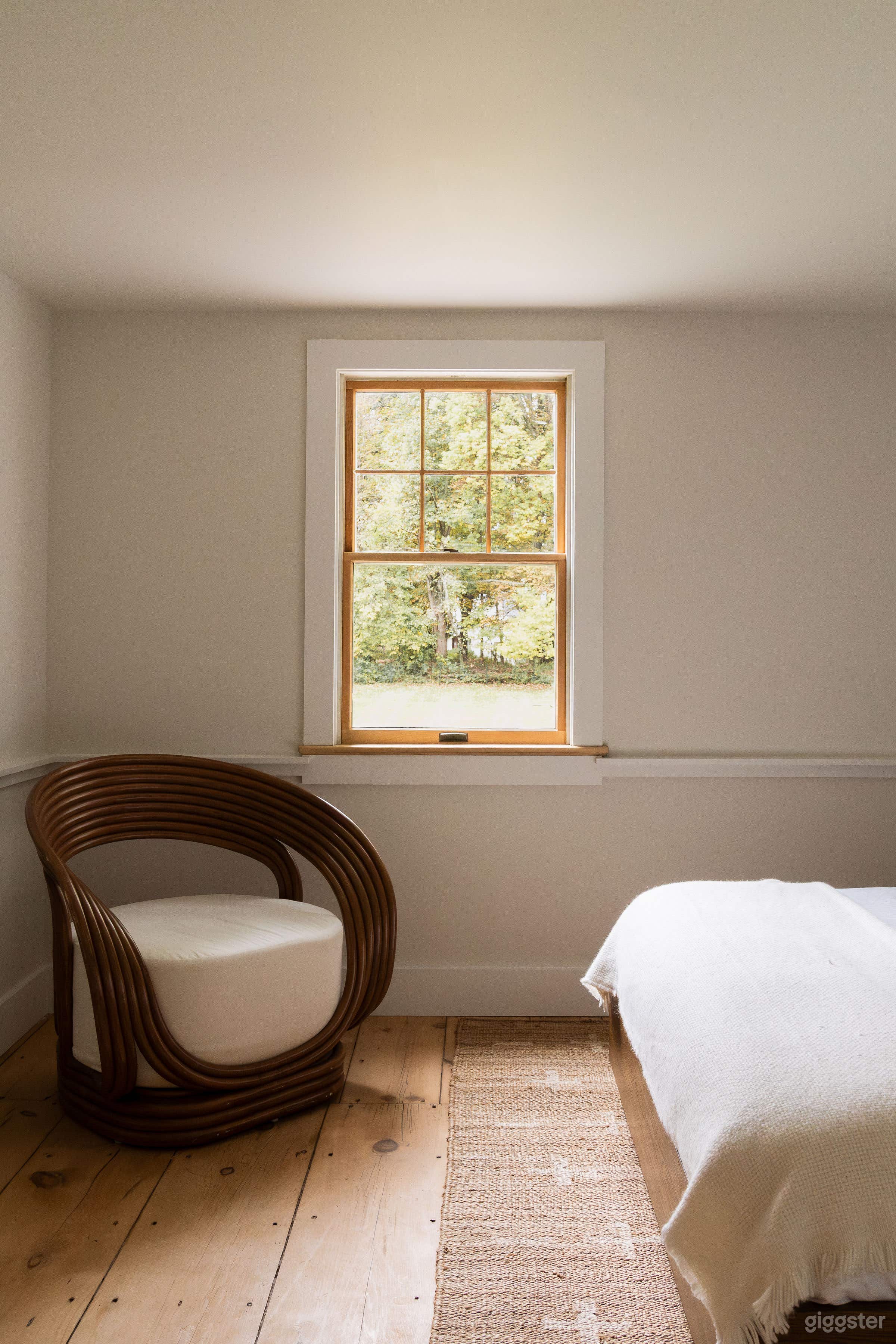 Stunning Farmhouse w/ 1860 Barn and Rolling hills Photo 4