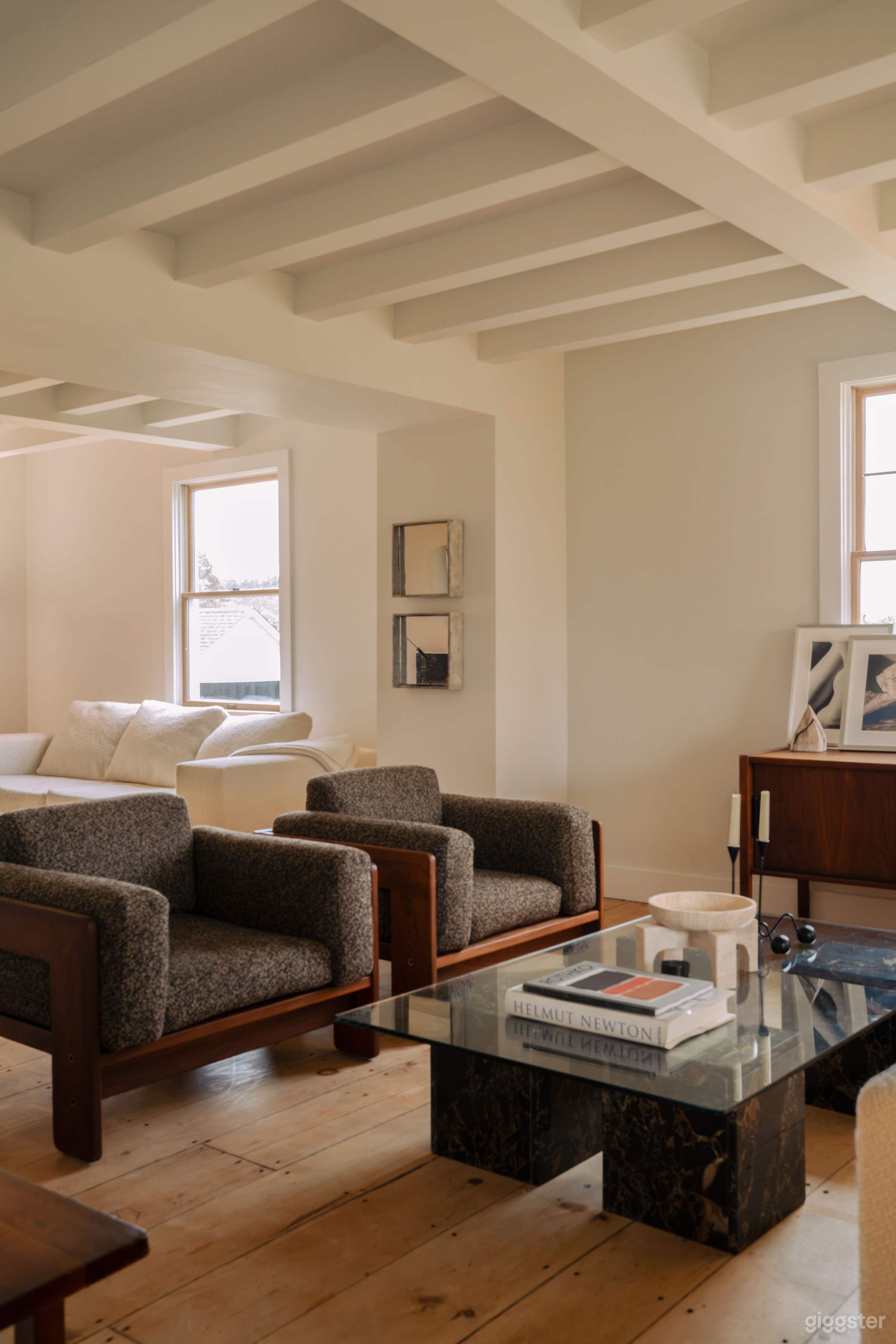 Stunning Farmhouse w/ 1860 Barn and Rolling hills Photo 3