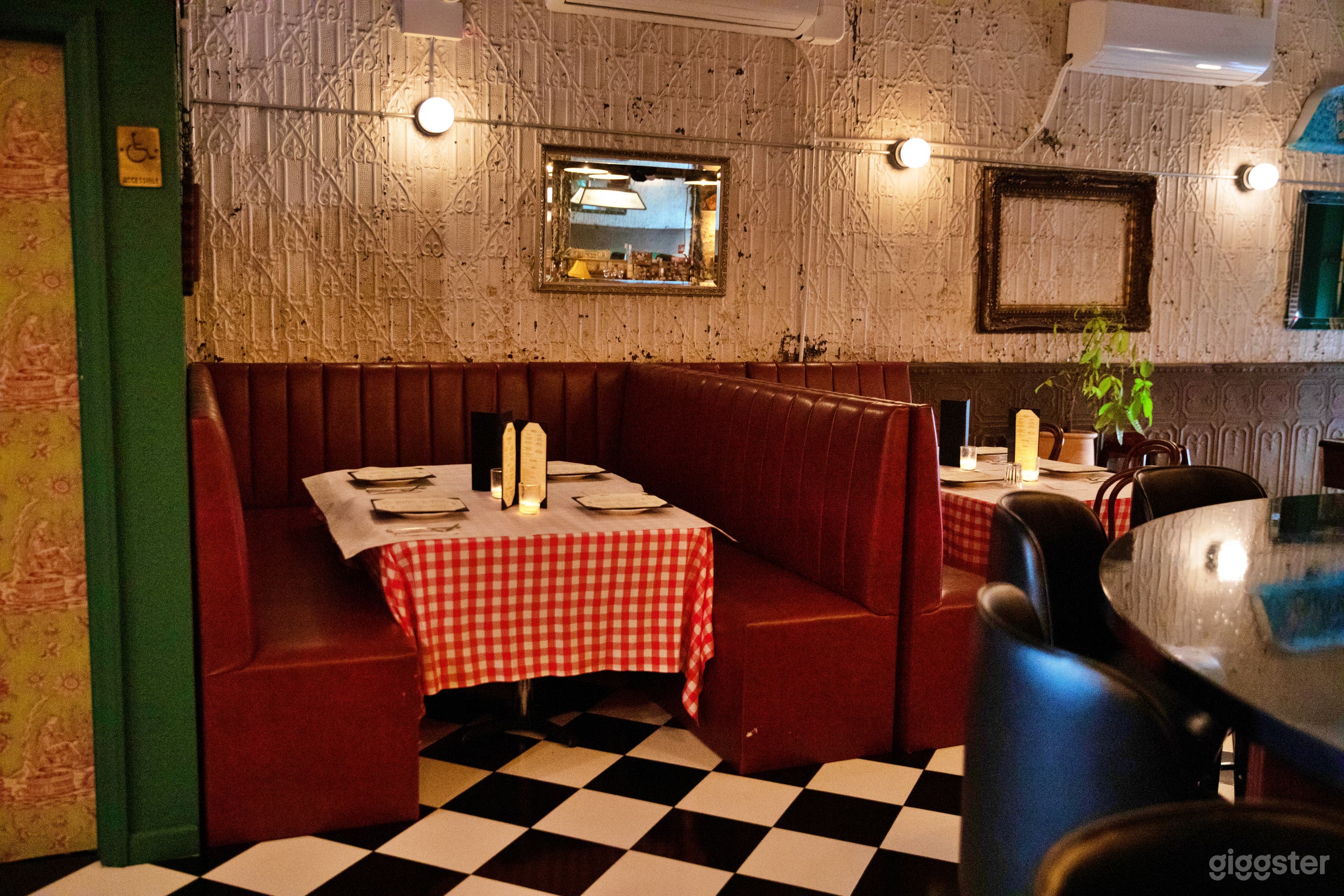 Italian American Vintage ambiance (Buyout) Photo 2