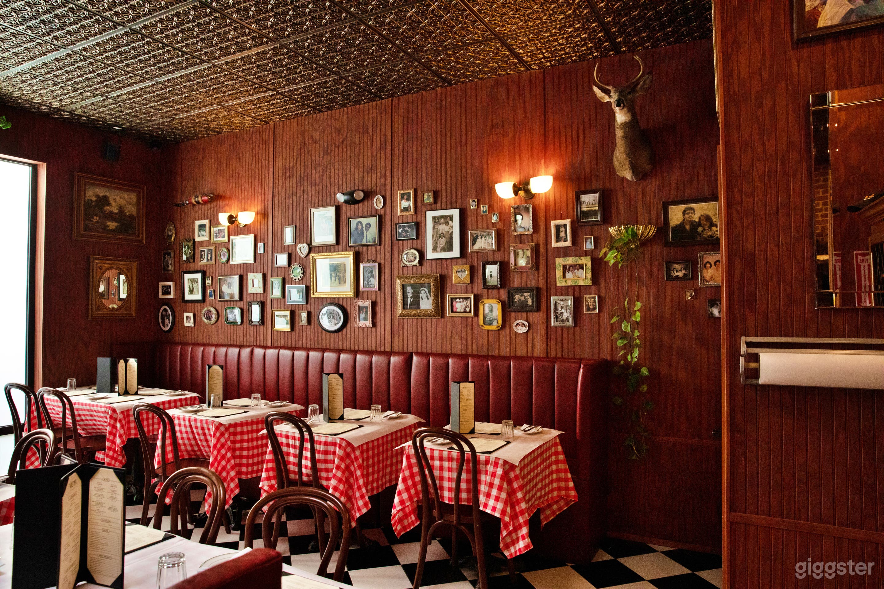 Italian American Vintage ambiance (Buyout) Photo 3