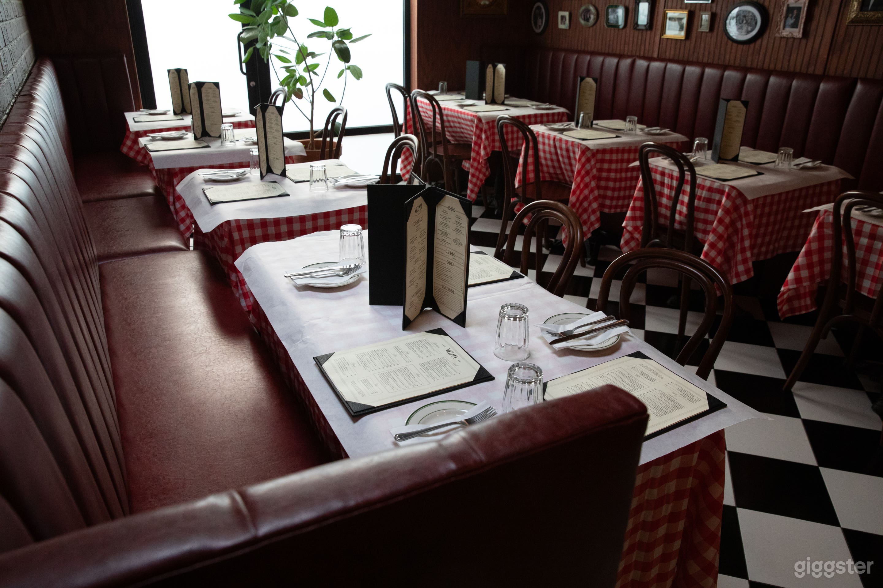 Italian American Vintage ambiance (Buyout) Photo 4