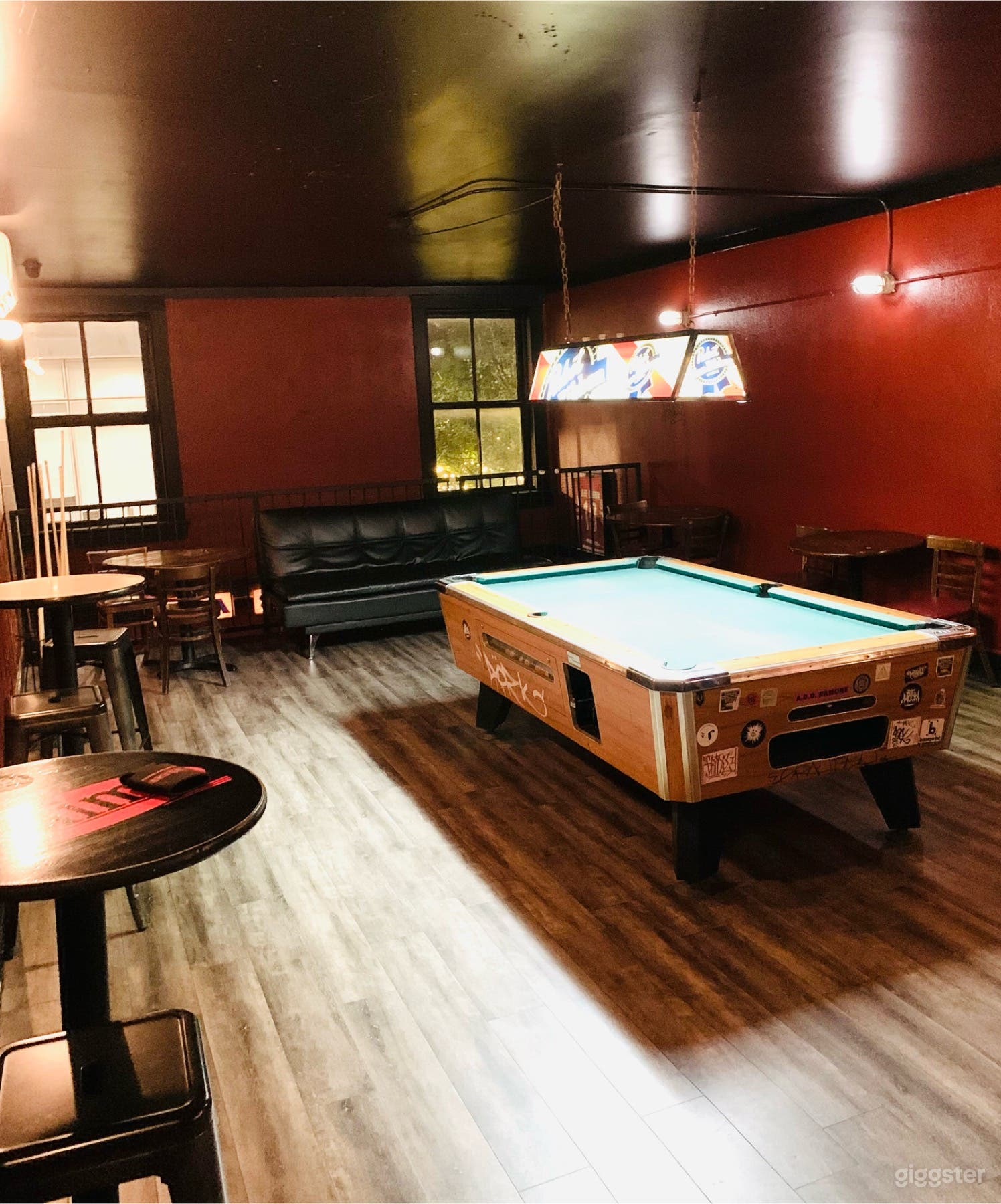 Upstairs Lounge with Pool Table and Pinball Photo 2