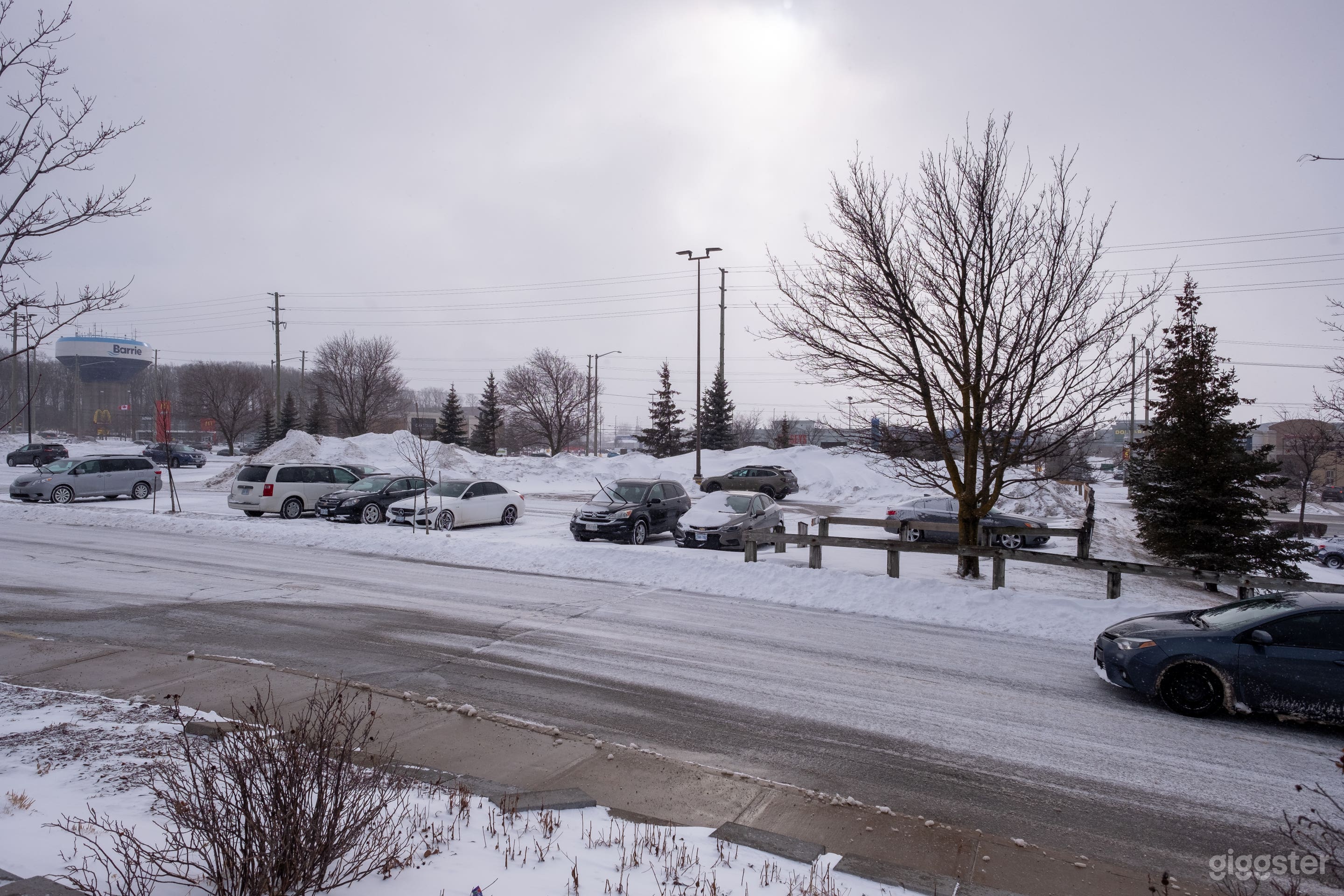 Large Exterior Parking Lot in Barrie Photo 2