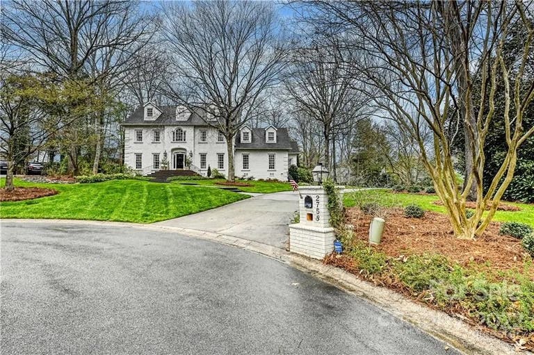  South Charlotte Estate for Filming | Huge kitchen, 1.36 Acre 