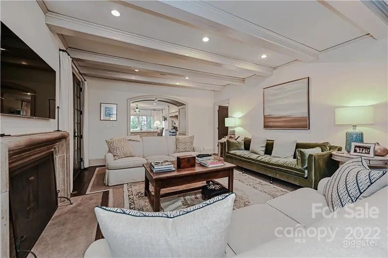  South Charlotte Estate for Filming | Huge kitchen, 1.36 Acre 