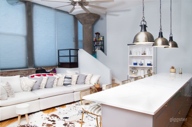  Impresionante loft de lujo de 2 dormitorios en el histórico Bell & Howell 