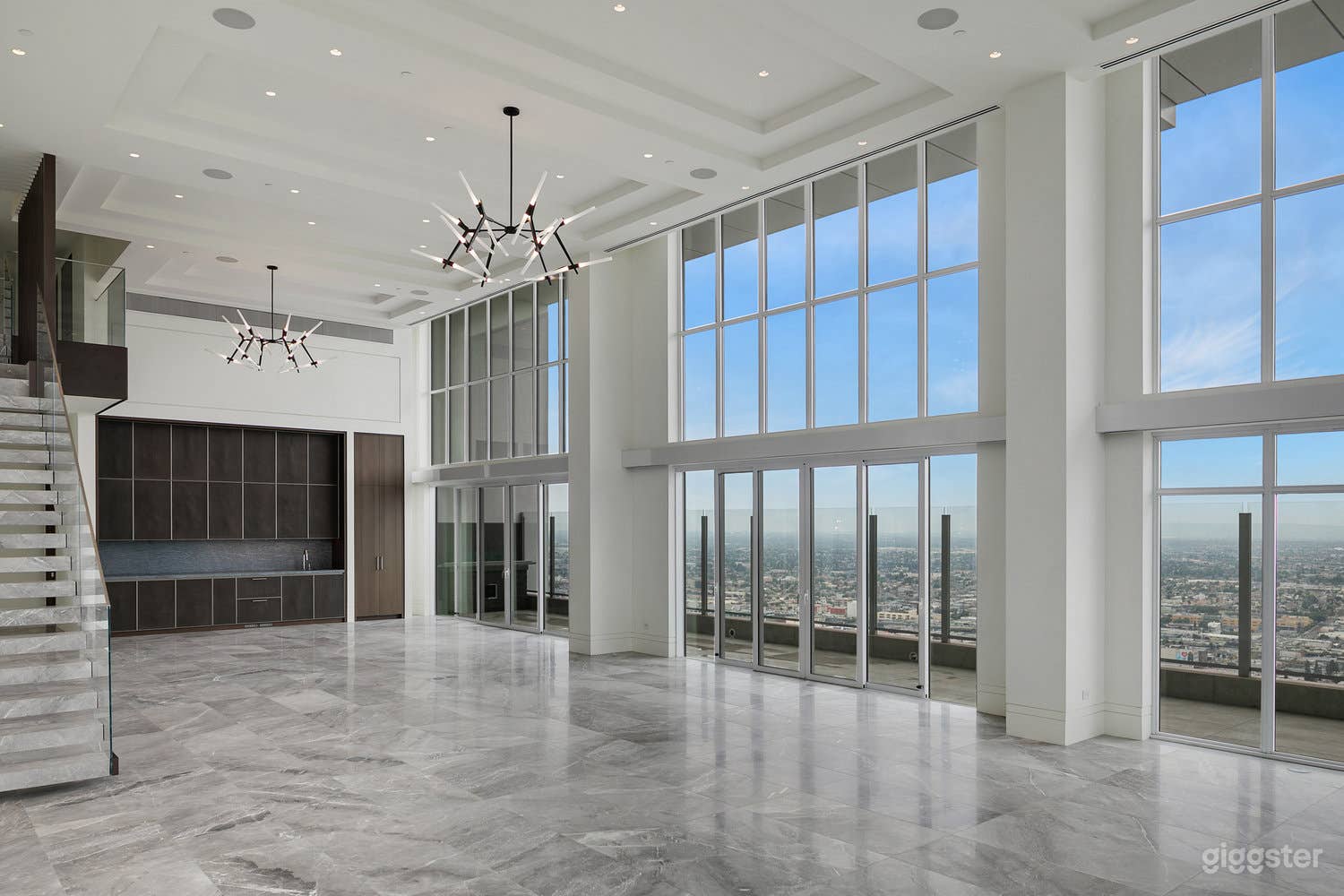 **LARGEST PENTHOUSE IN THE WEST COAST!** Photo 3