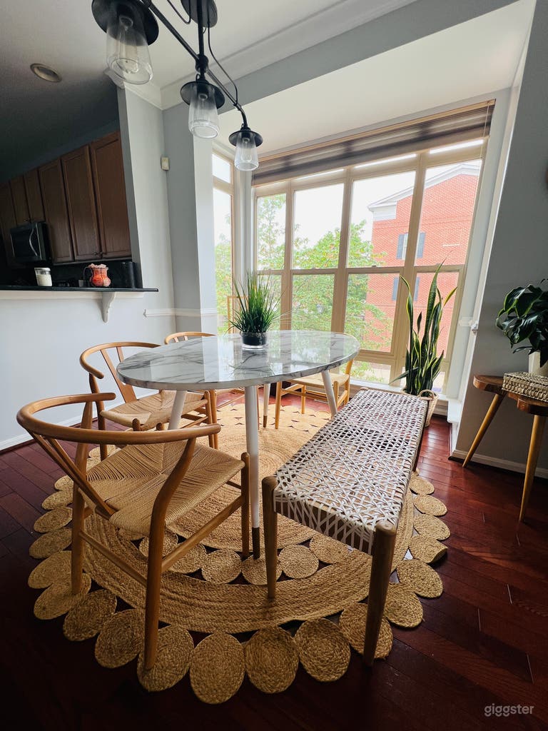  The Sunlit Plant Loft Townhome,Bright Living+Cozy Gatherings 