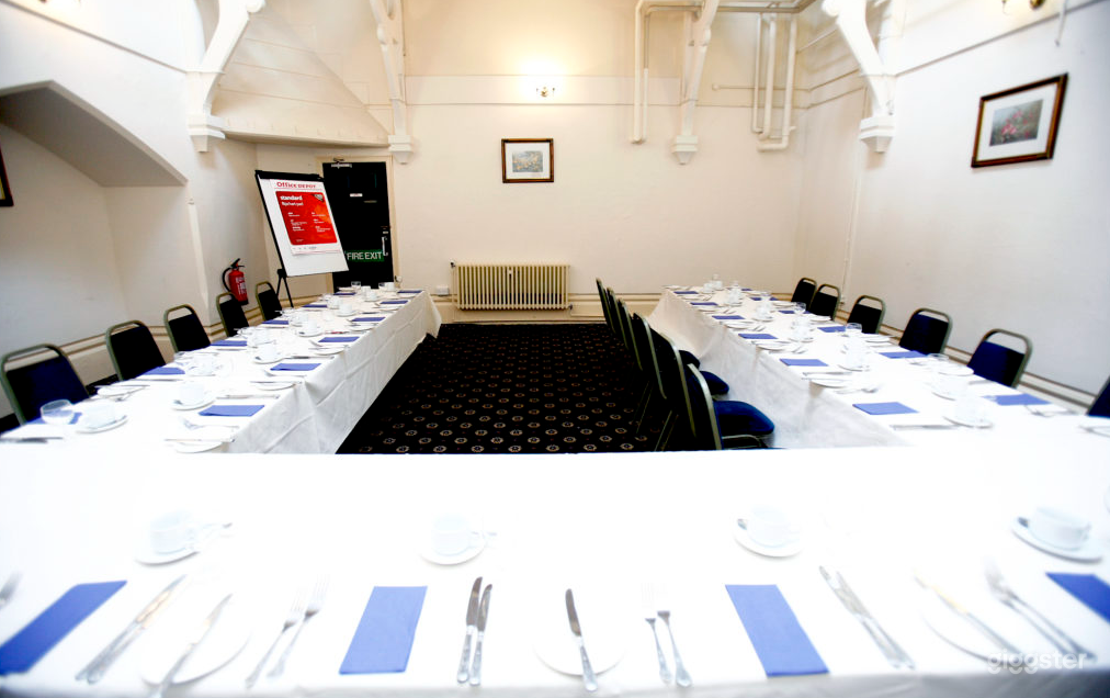 Cozy Conservatory in Nottingham Photo 2