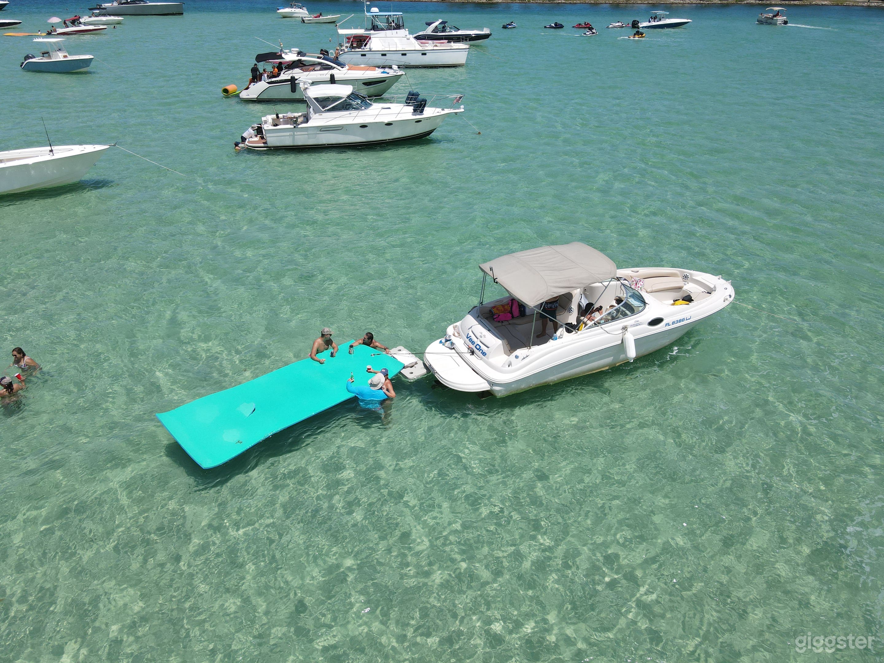 26' Searay Sundeck Yacht Photo 2