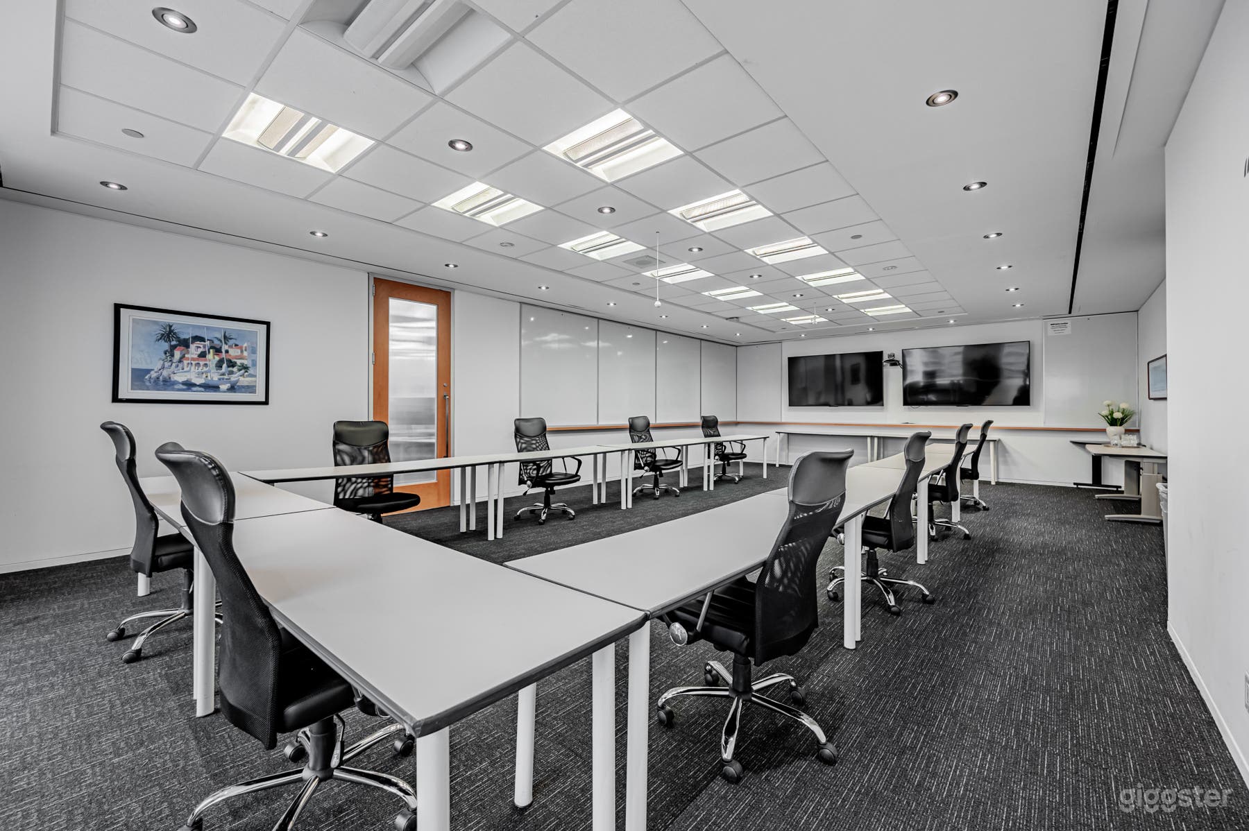 Muskoka Meeting Room Photo 1