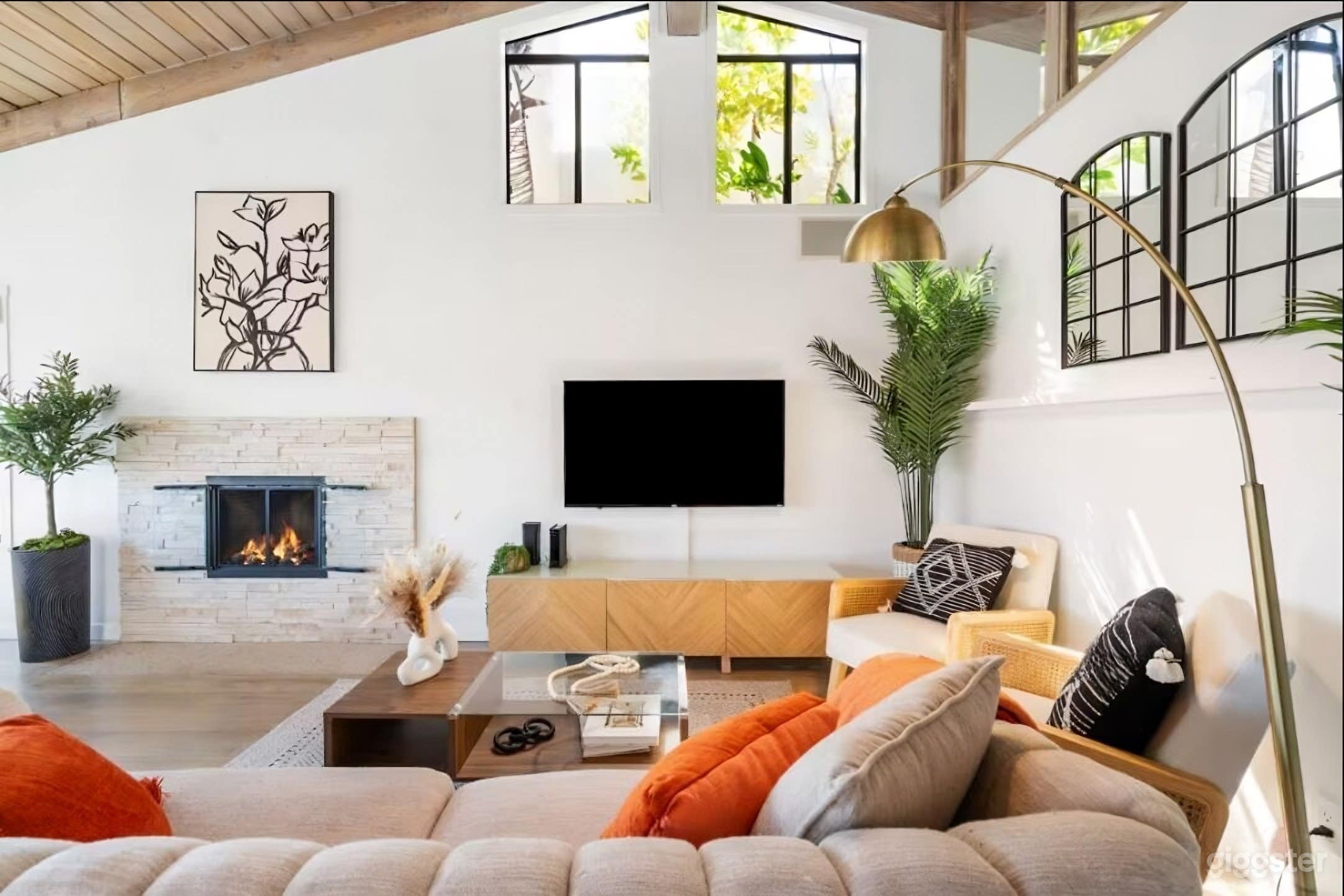 Modern Beachside Escape  Photo 2