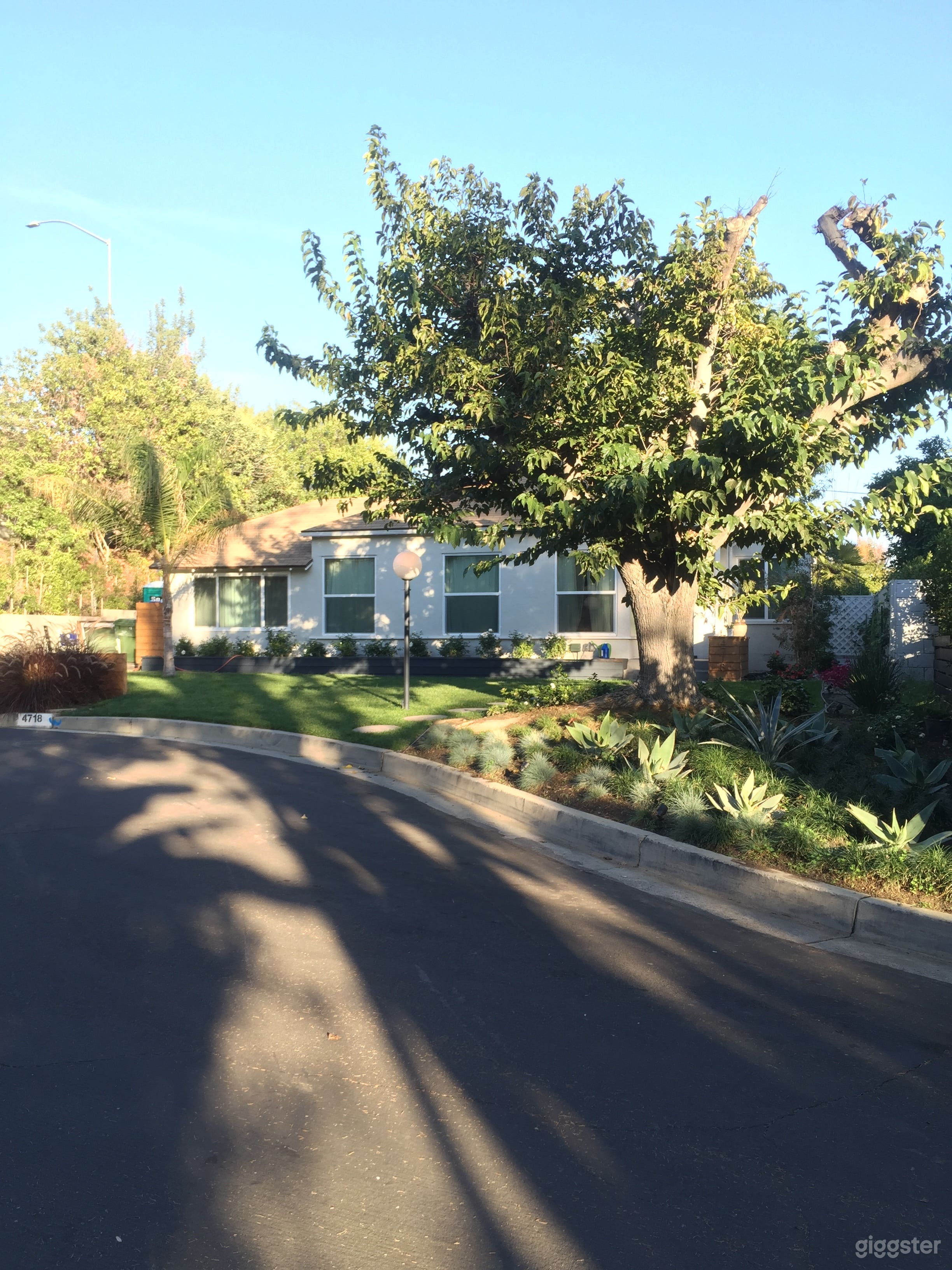 Studio City open concept Home + Hair Studio Photo 3