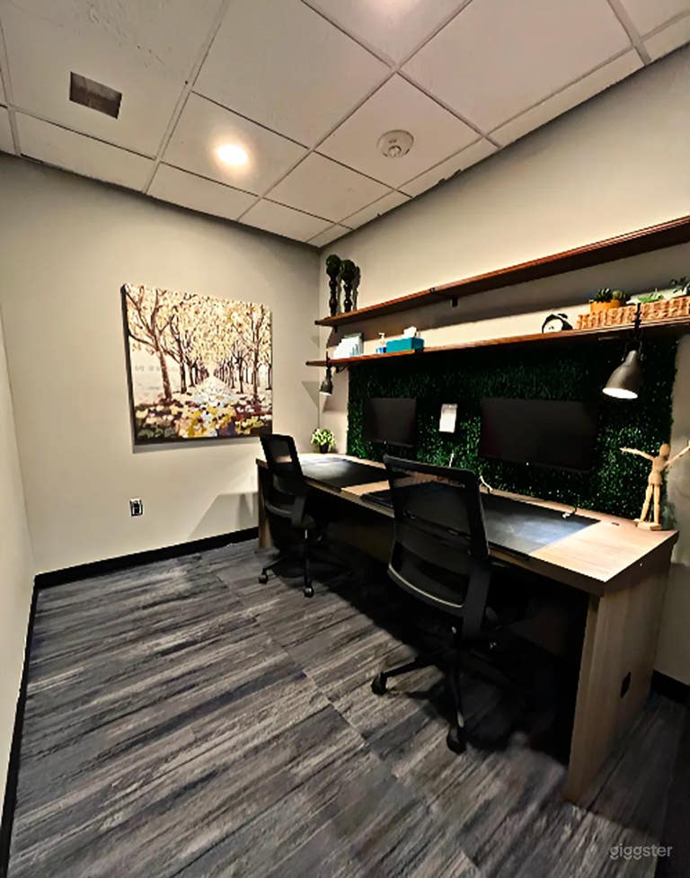  Fully Equipped Meeting Room for 2 