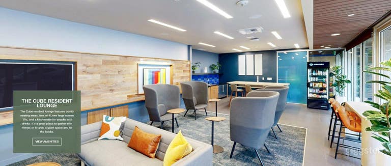  The Cube – Colorful Lounge in University District 