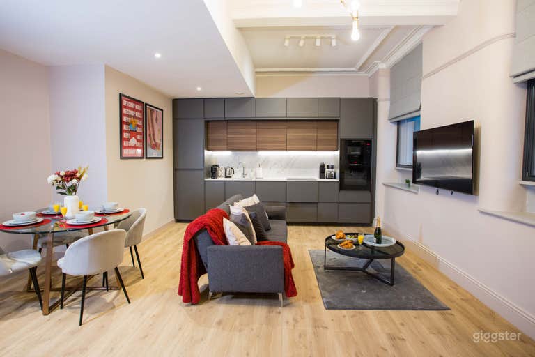  2 Bed 2 Bath | Retro-Modern Apartment w/ Contemporary Layout 