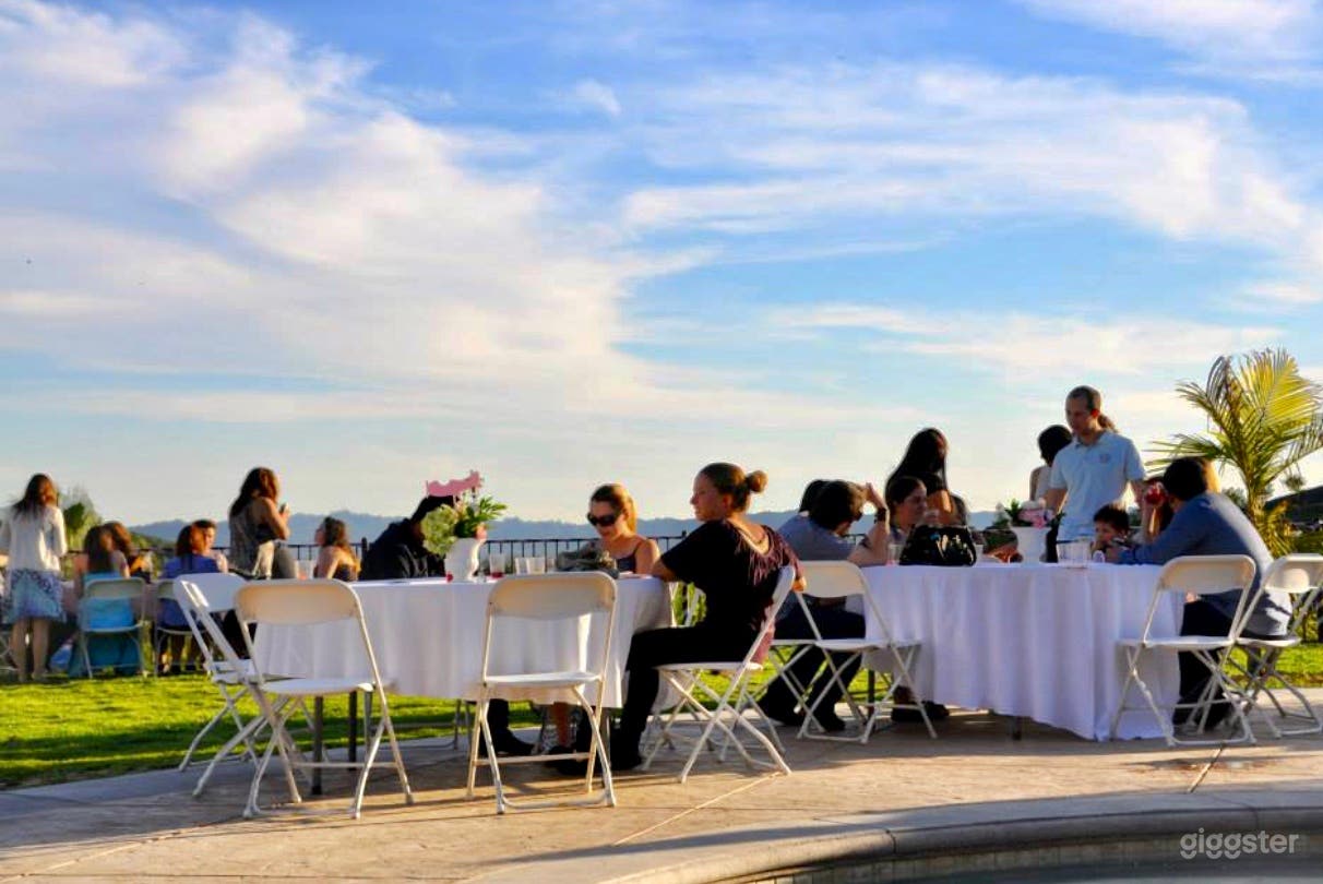 Spectacular 5 Acre Ranch Style. Events/Film Photo 2