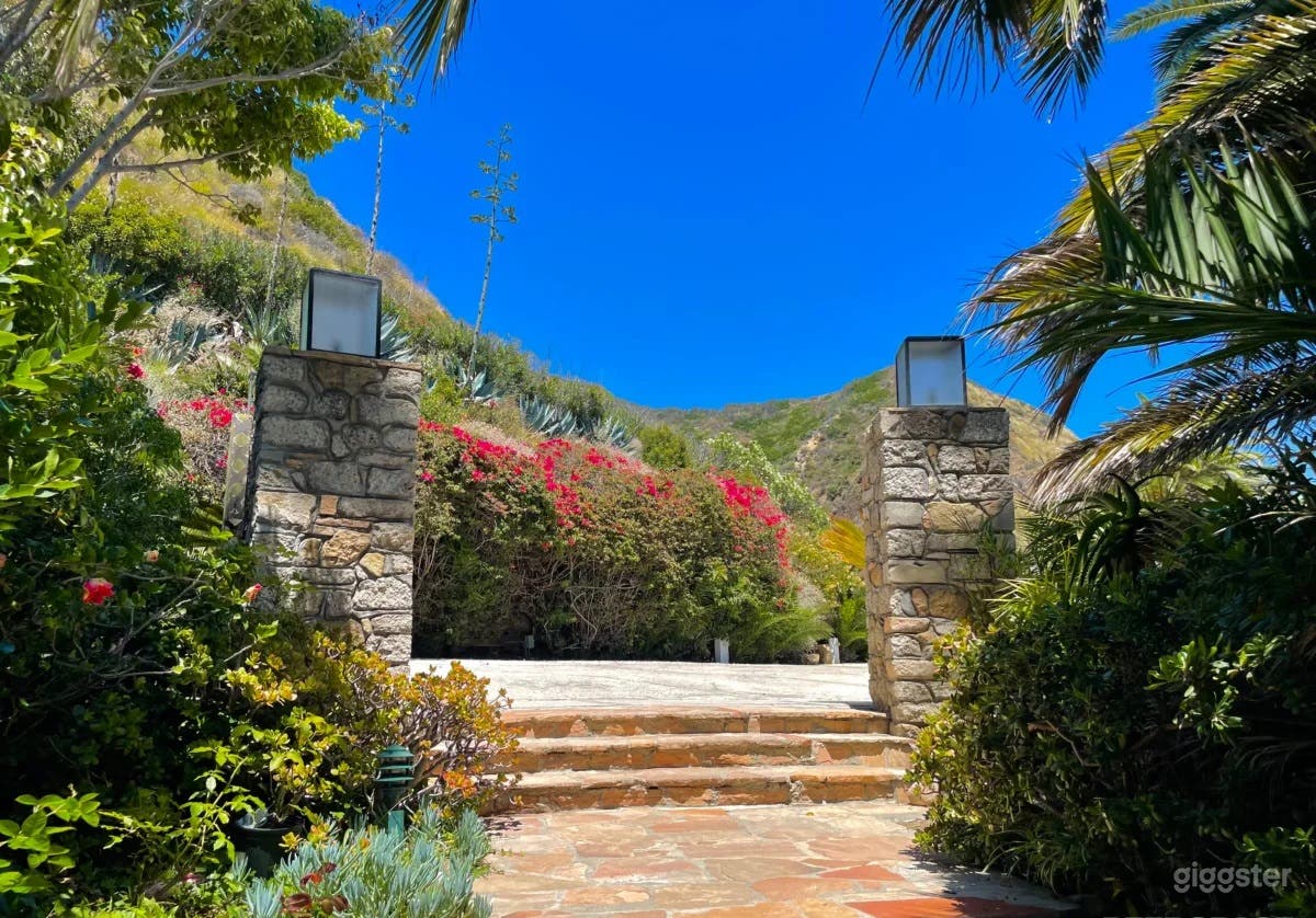 Italian Outdoor Villa & Pool w/ Stunning Ocean View Malibu Photo 2