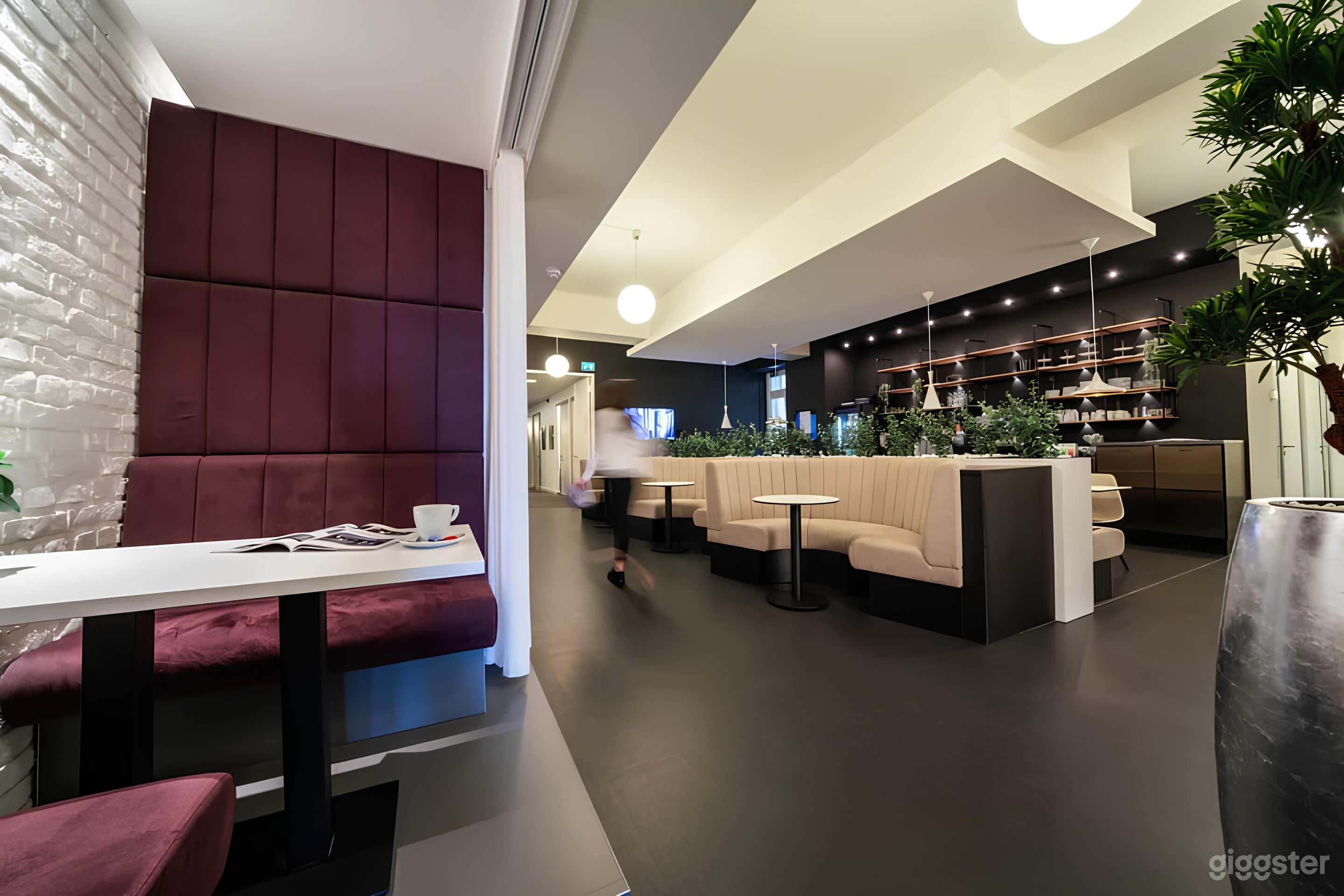 Premium event space with bistro Foto 2