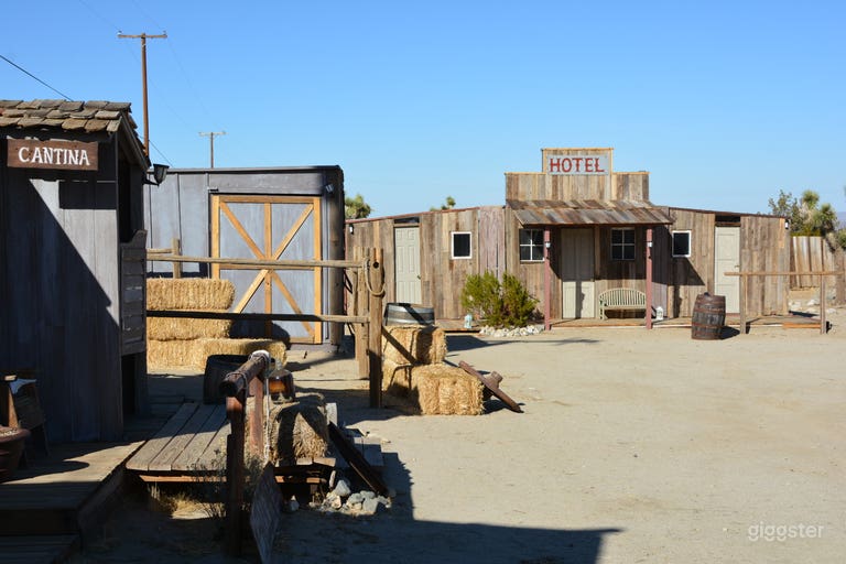  Western Town / Ghost Town / Mining Town - @LAcowboytown 