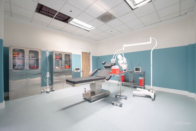  Hospital Standing Set | 12ft Ceiling | 7-Zone | RGB Lighting 