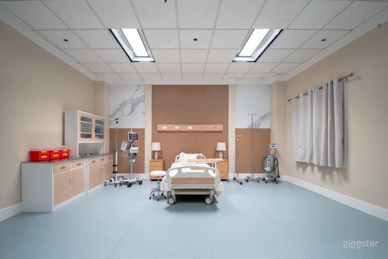  Hospital Standing Set | 12ft Ceiling | 7-Zone | RGB Lighting 