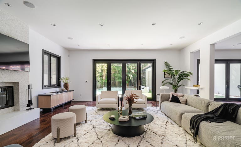  Mod Villa with Recording Studio and Pool/ Cabana 