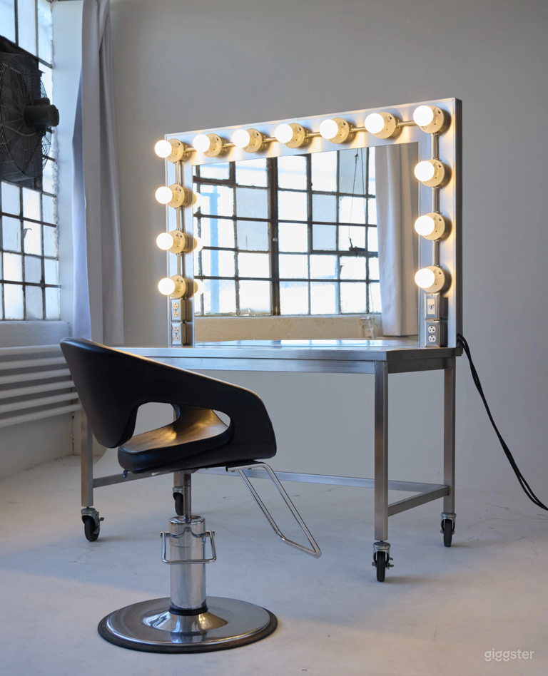  Daylight Studio with Cyc Wall 