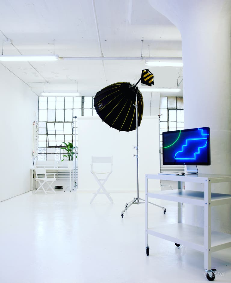  Daylight Studio with Cyc Wall 