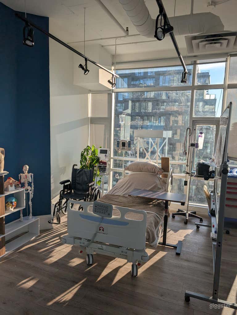  Simulated Hospital Room with equipment 