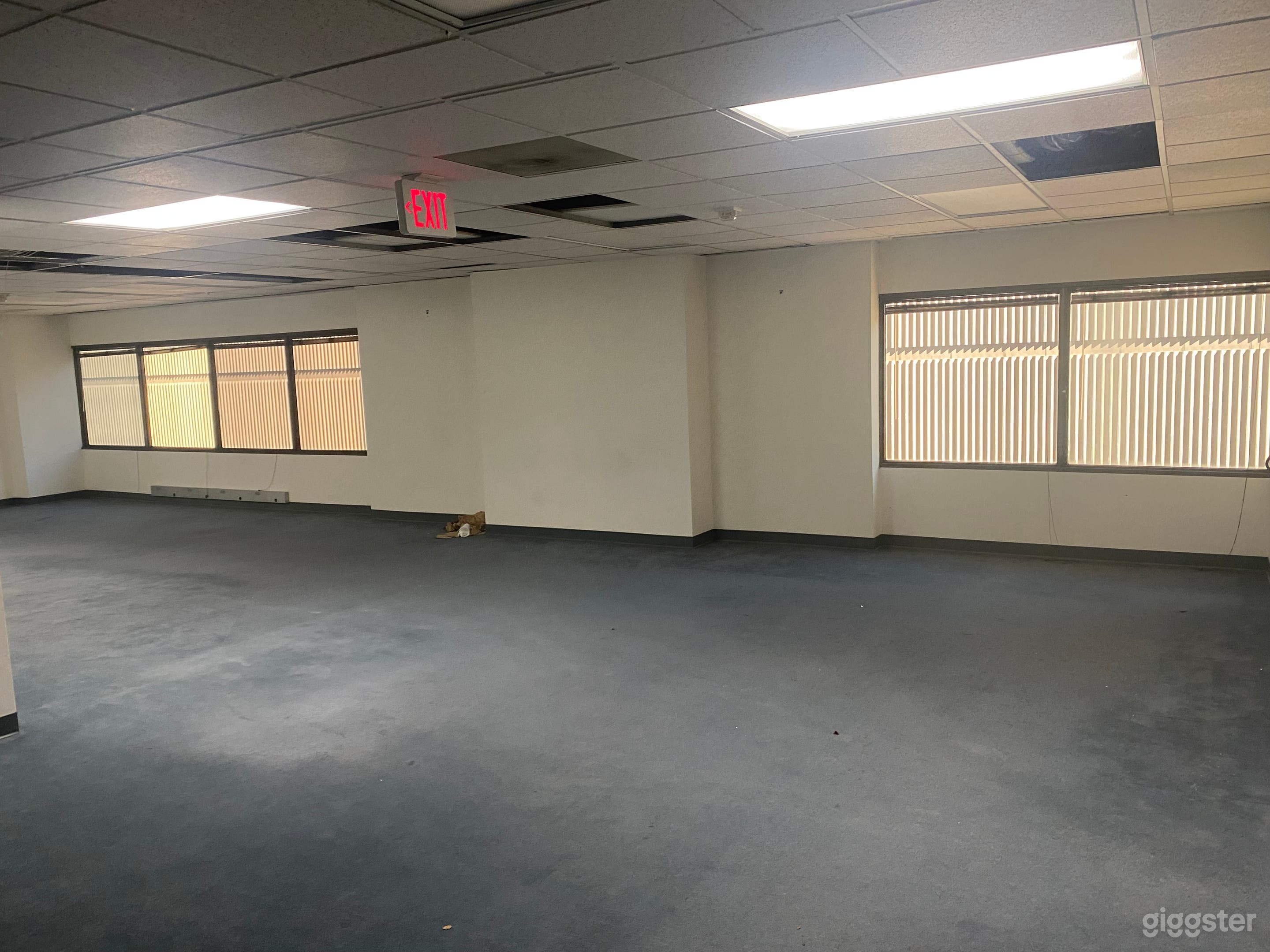 Suite 530: DONOVAN'S REEF (LAX) Photo 4