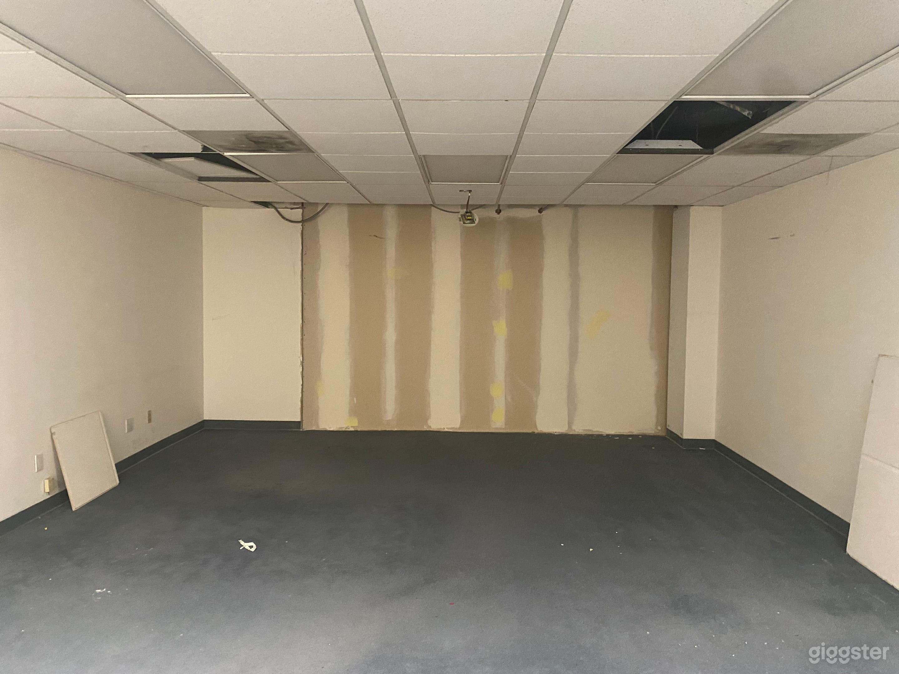 Suite 530: DONOVAN'S REEF (LAX) Photo 3