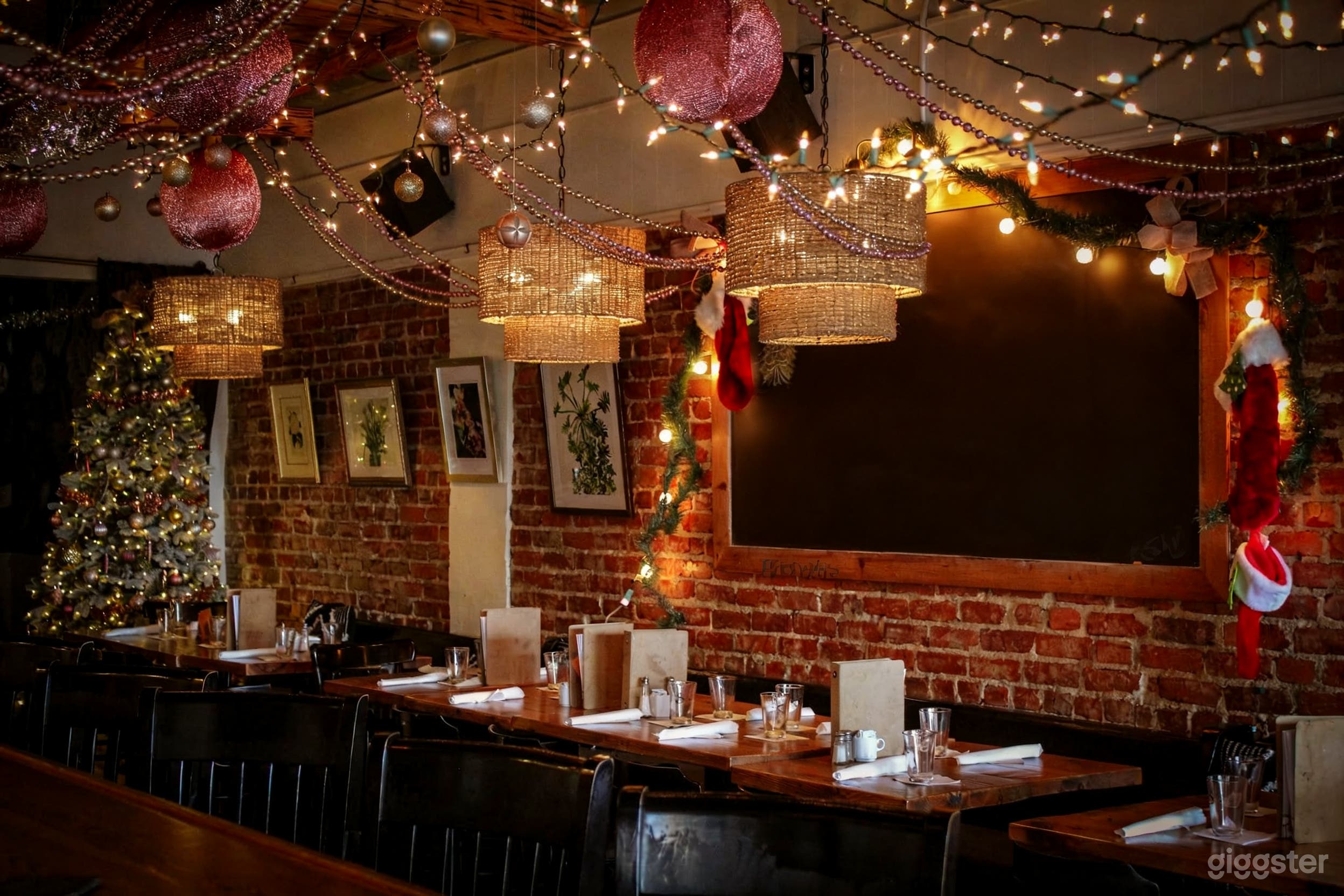 Cozy and Charming Event Space for Private Functions Photo 1