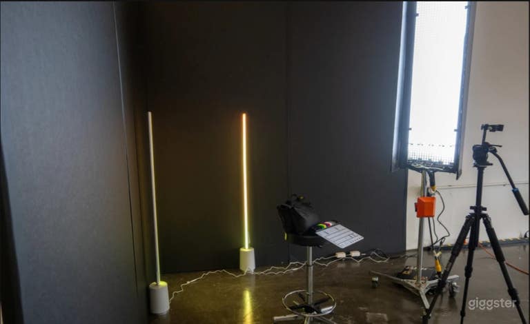  Estudio Fotográfico Espacioso con Techo Alto - Luz Natural 
