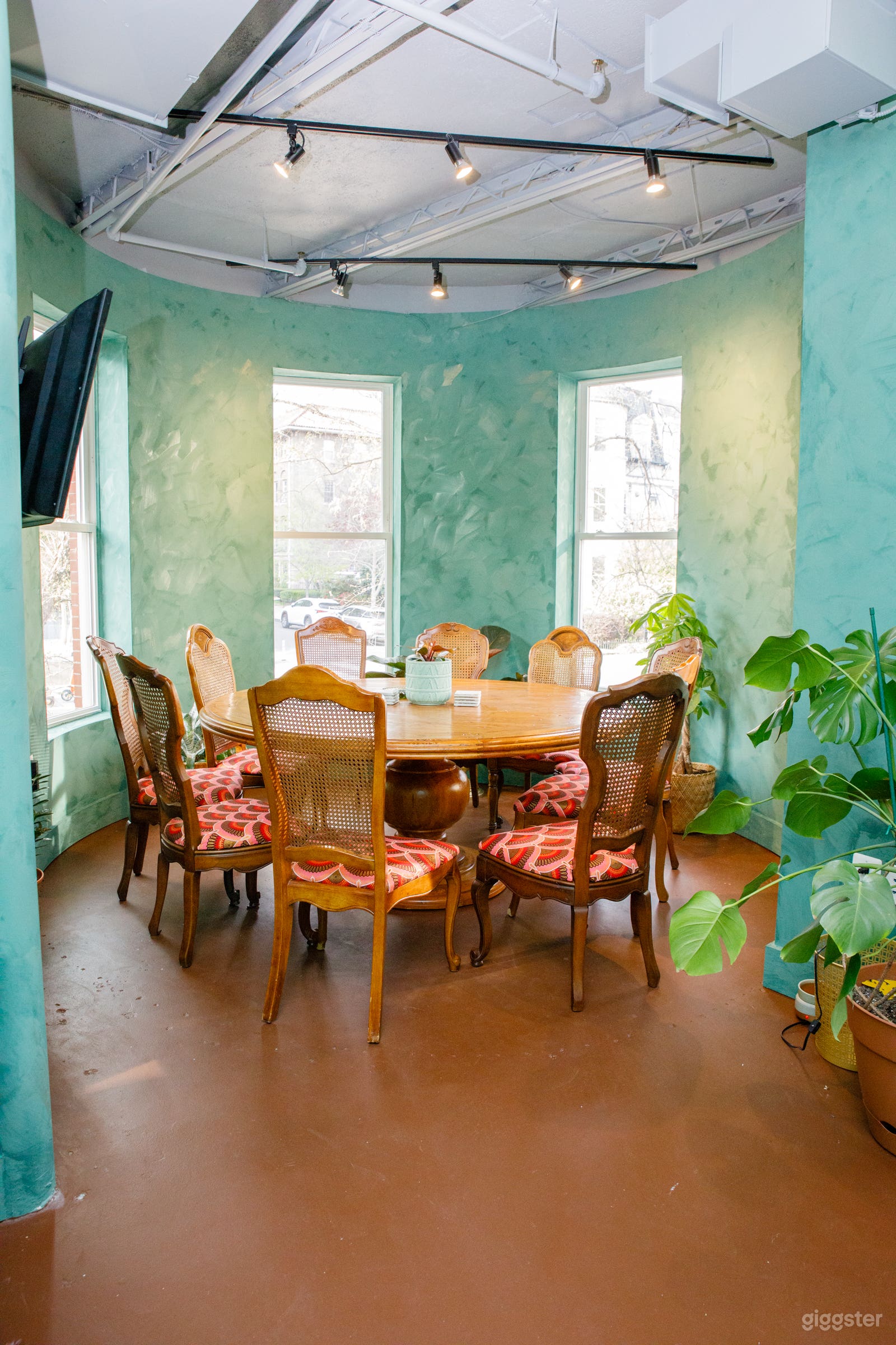 Colorful and Flexible Venue Photo 4