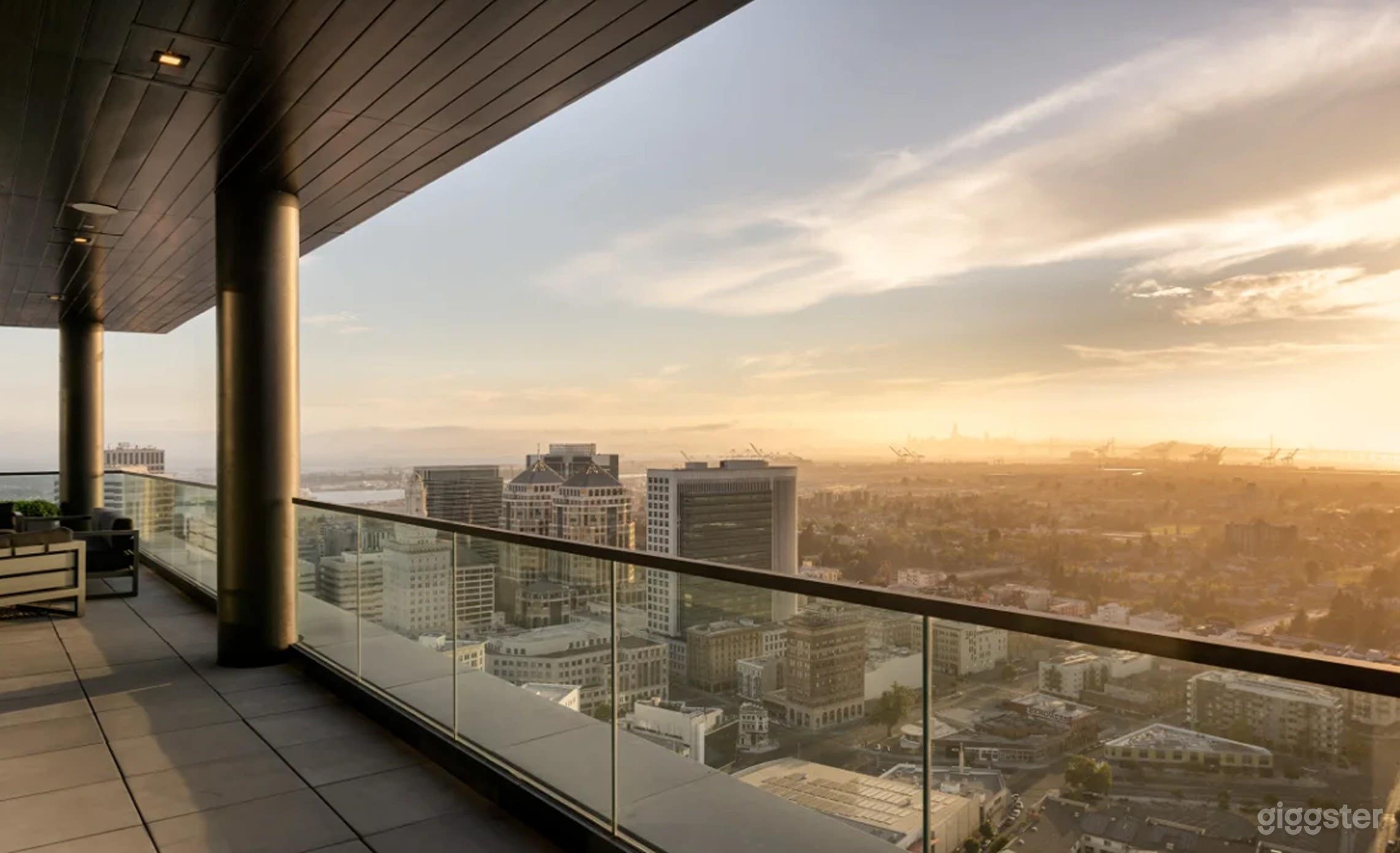 39th Floor Conference Room with 360 views of SF Bayview Photo 3