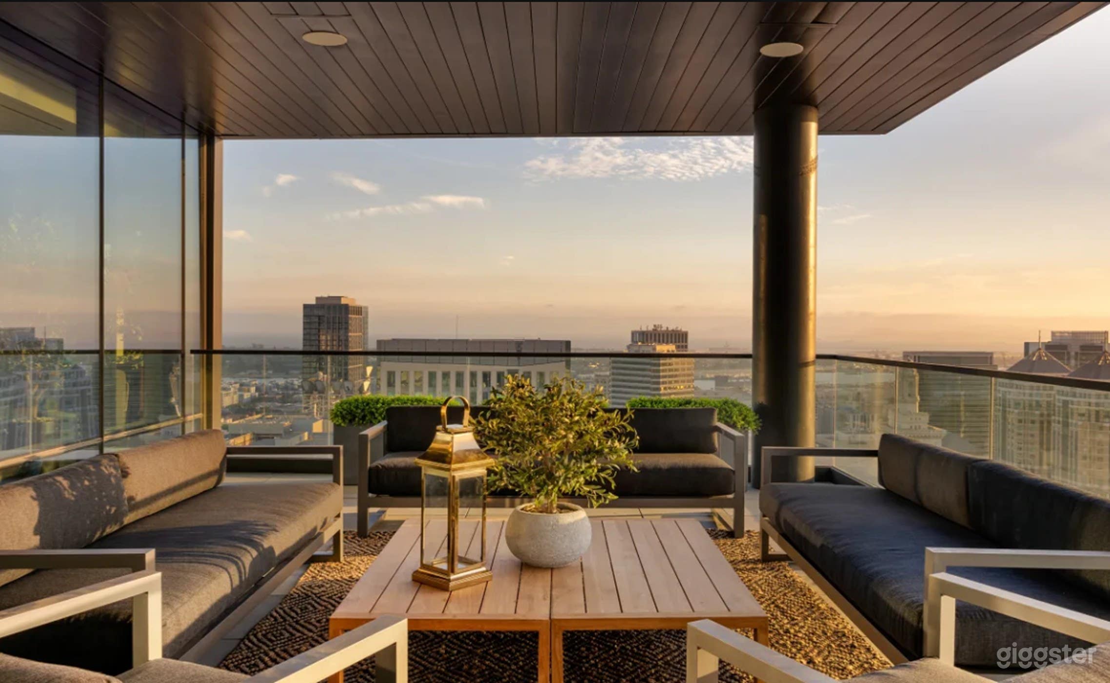 39th Floor Conference Room with 360 views of SF Bayview Photo 4