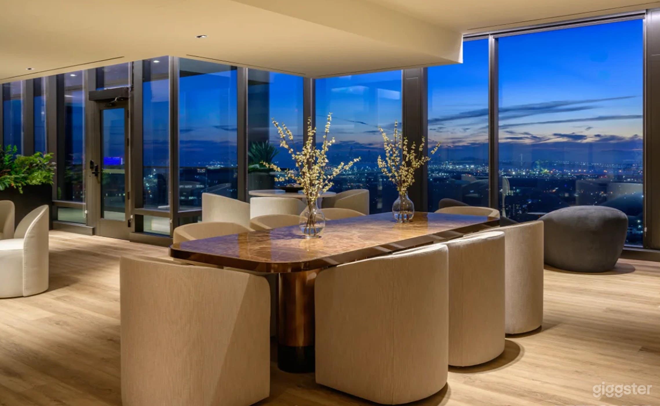 39th Floor Conference Room with 360 views of SF Bayview Photo 2