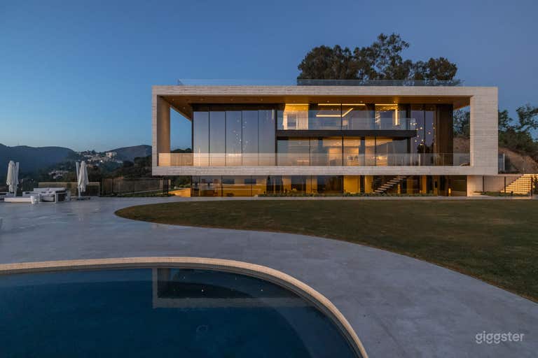  THE SUNSET FRAME HOUSE 