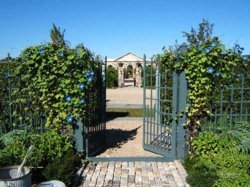 Greek revival architecture: Location 4126 Photo 1