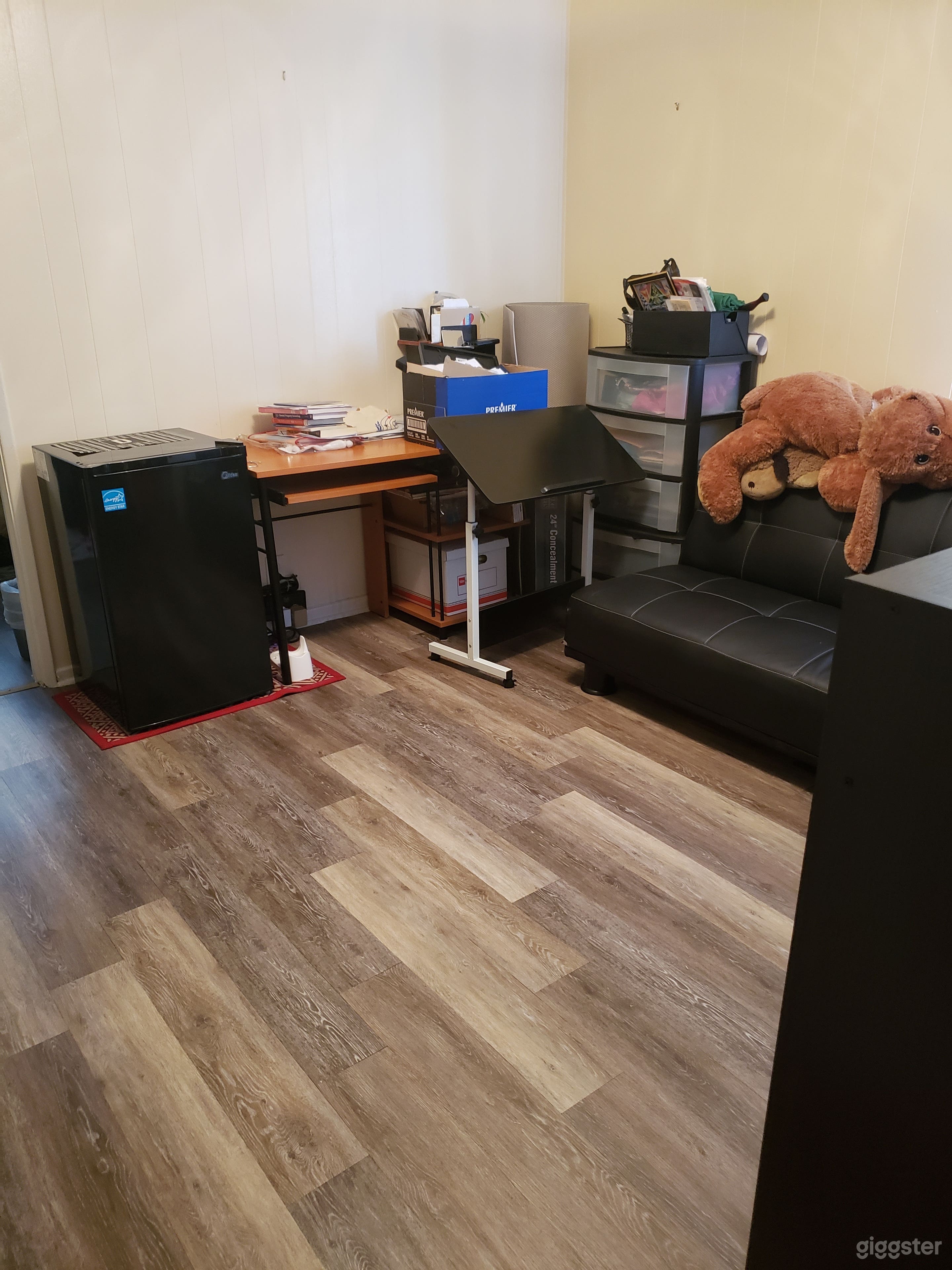 2nd Room-Middle Room