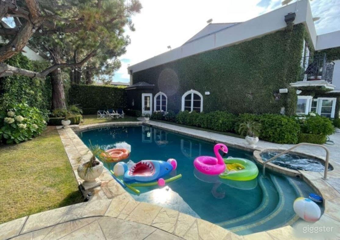 Hollywood Pool in Mansion with Views Photo 4