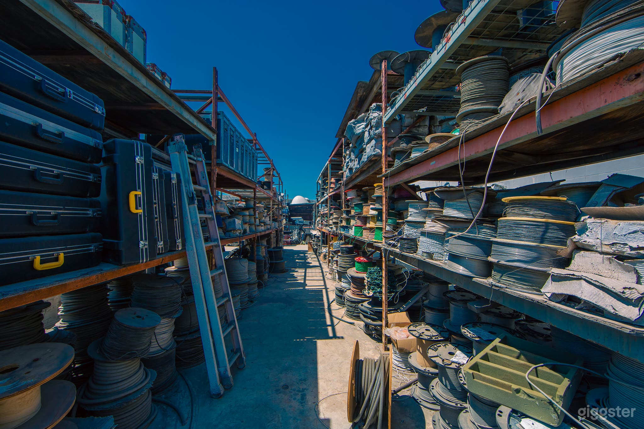 WAREHOUSE #308 Photo 3