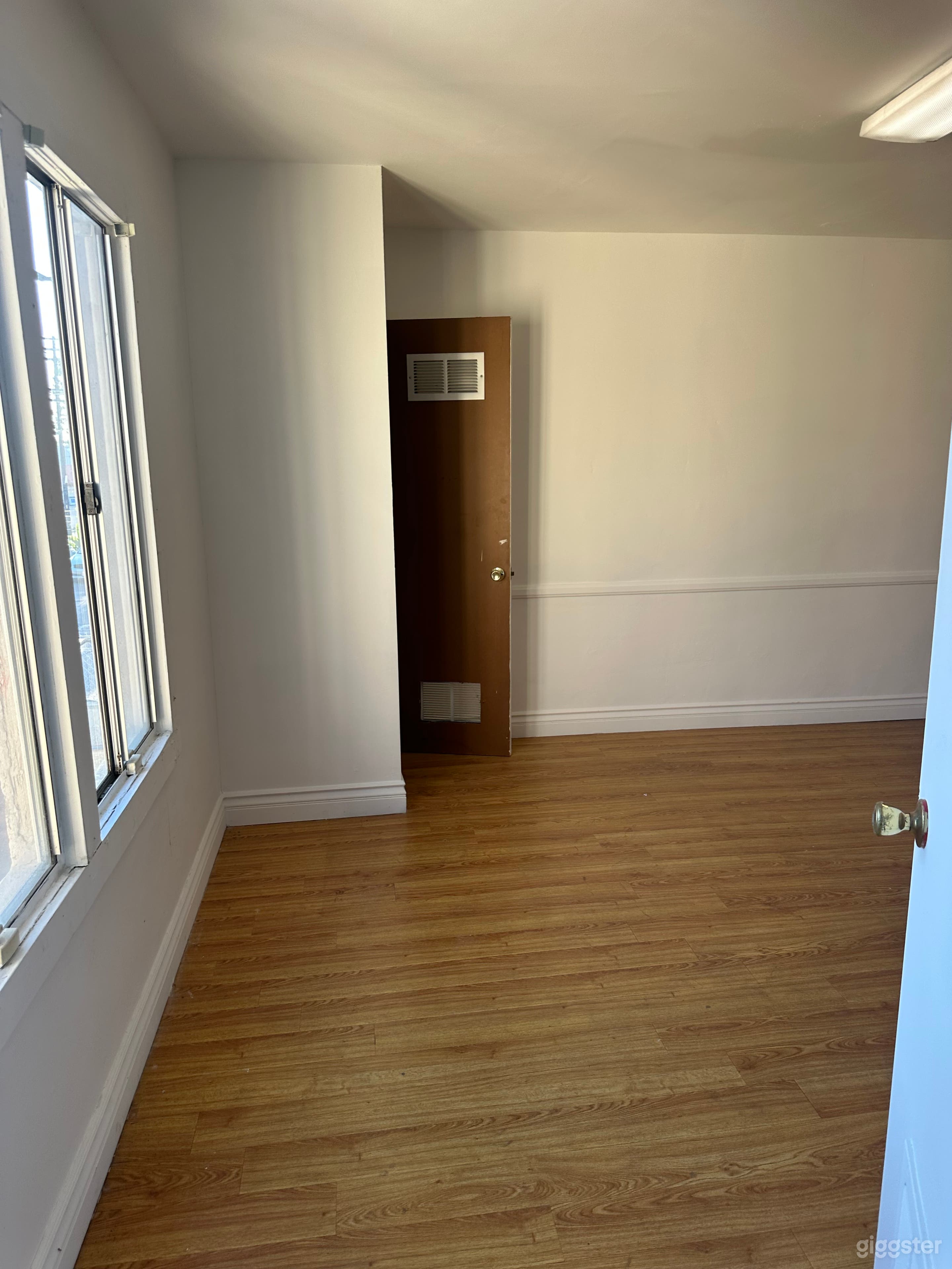 Space for rent in Inglewood ca Photo 3