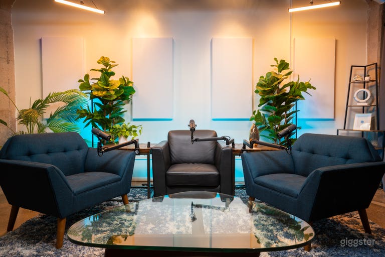  Modern Video Podcasting Studio 